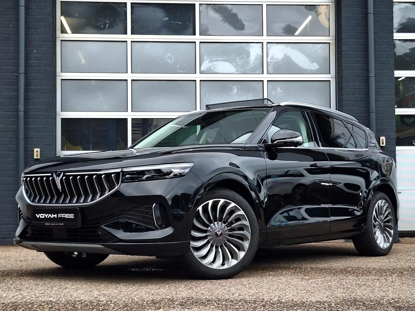 Voyah Free Limited Edition Business 4WD 106 kWh | Schuifdak | Schwarz - 2
