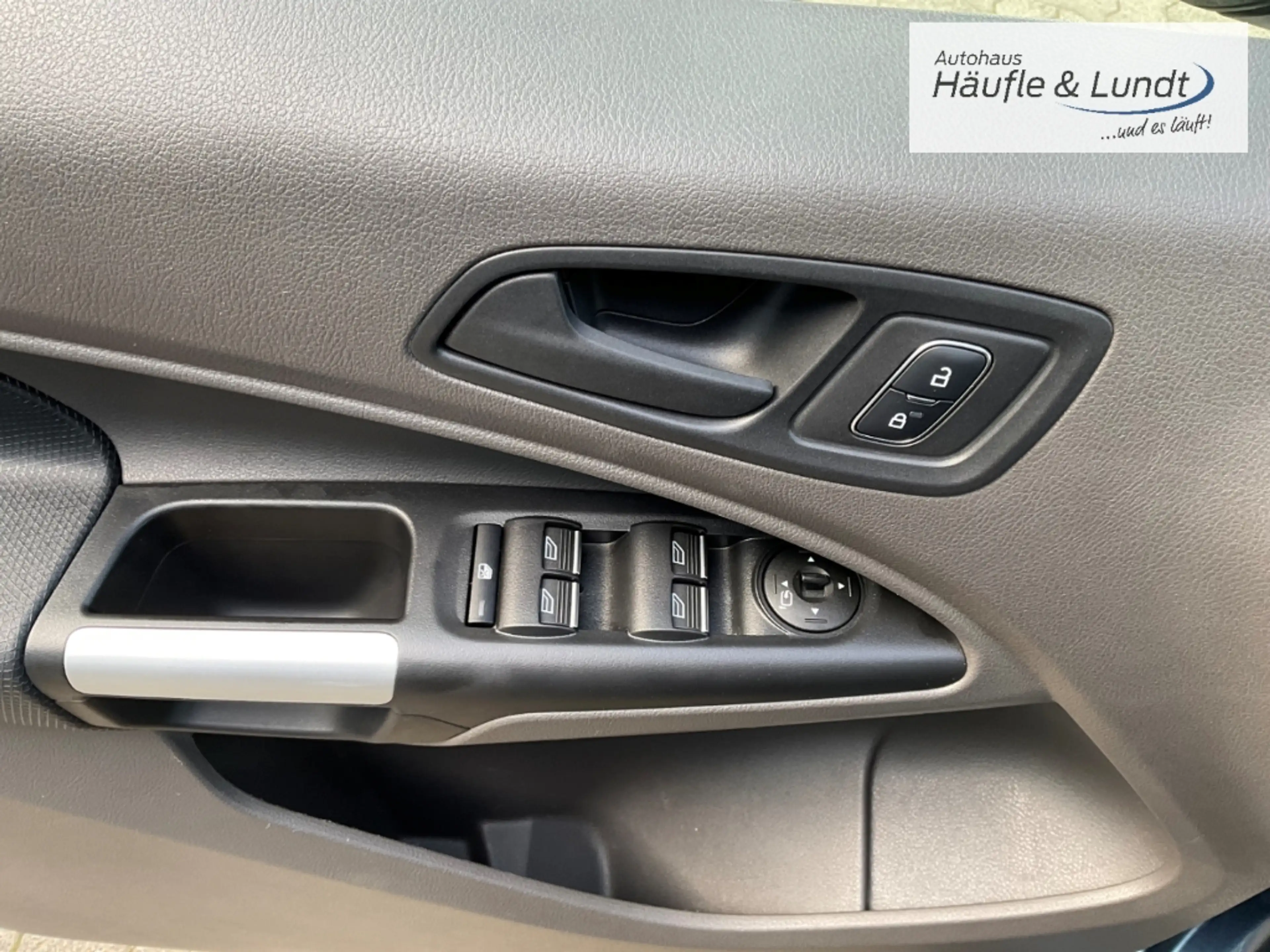 Ford Tourneo Connect Trend Klima PDC AHK Allwetterreifen — photo 13