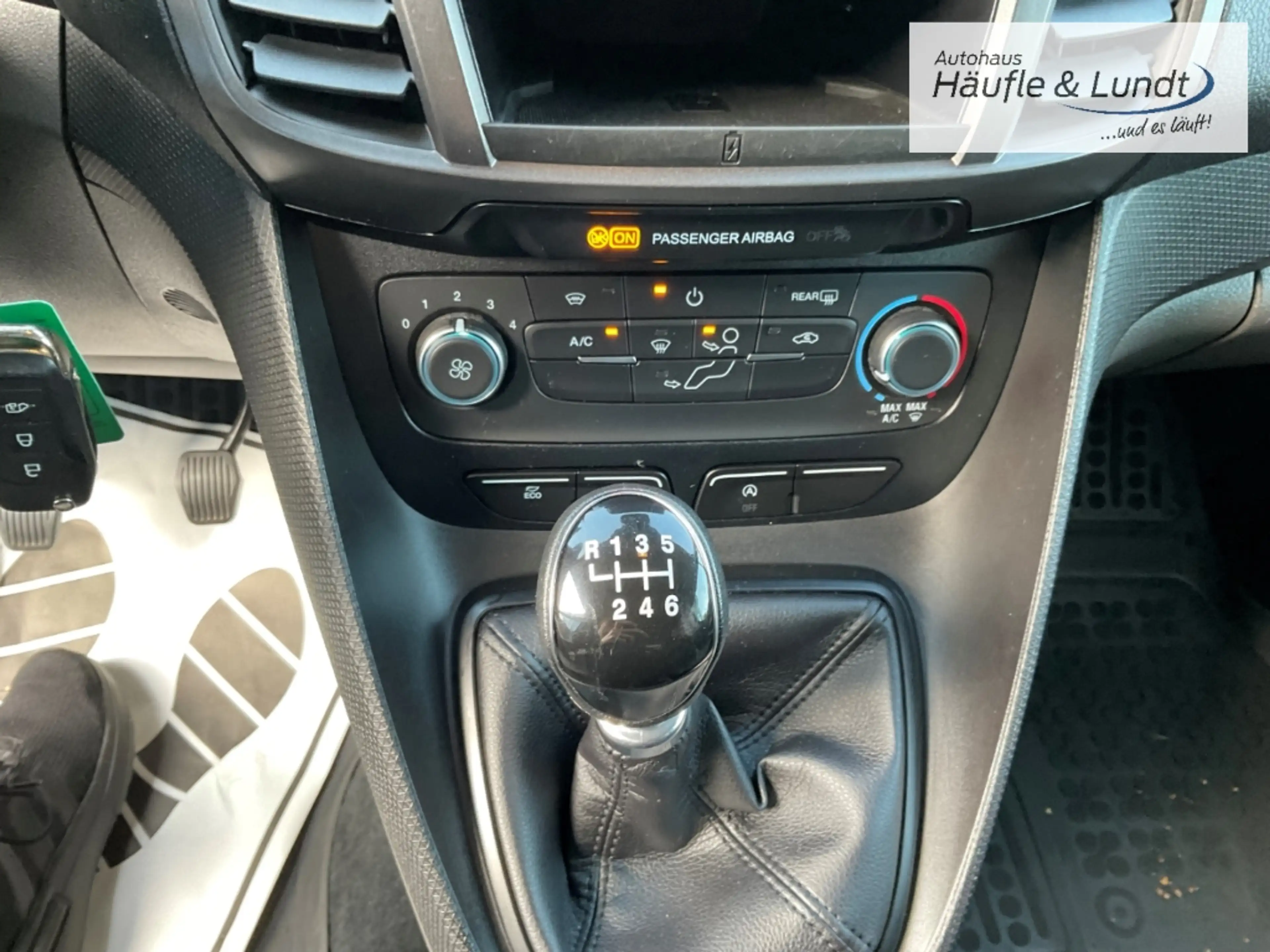 Ford Tourneo Connect Trend Klima PDC AHK Allwetterreifen — photo 12