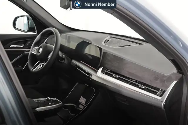 BMW X1 view 8