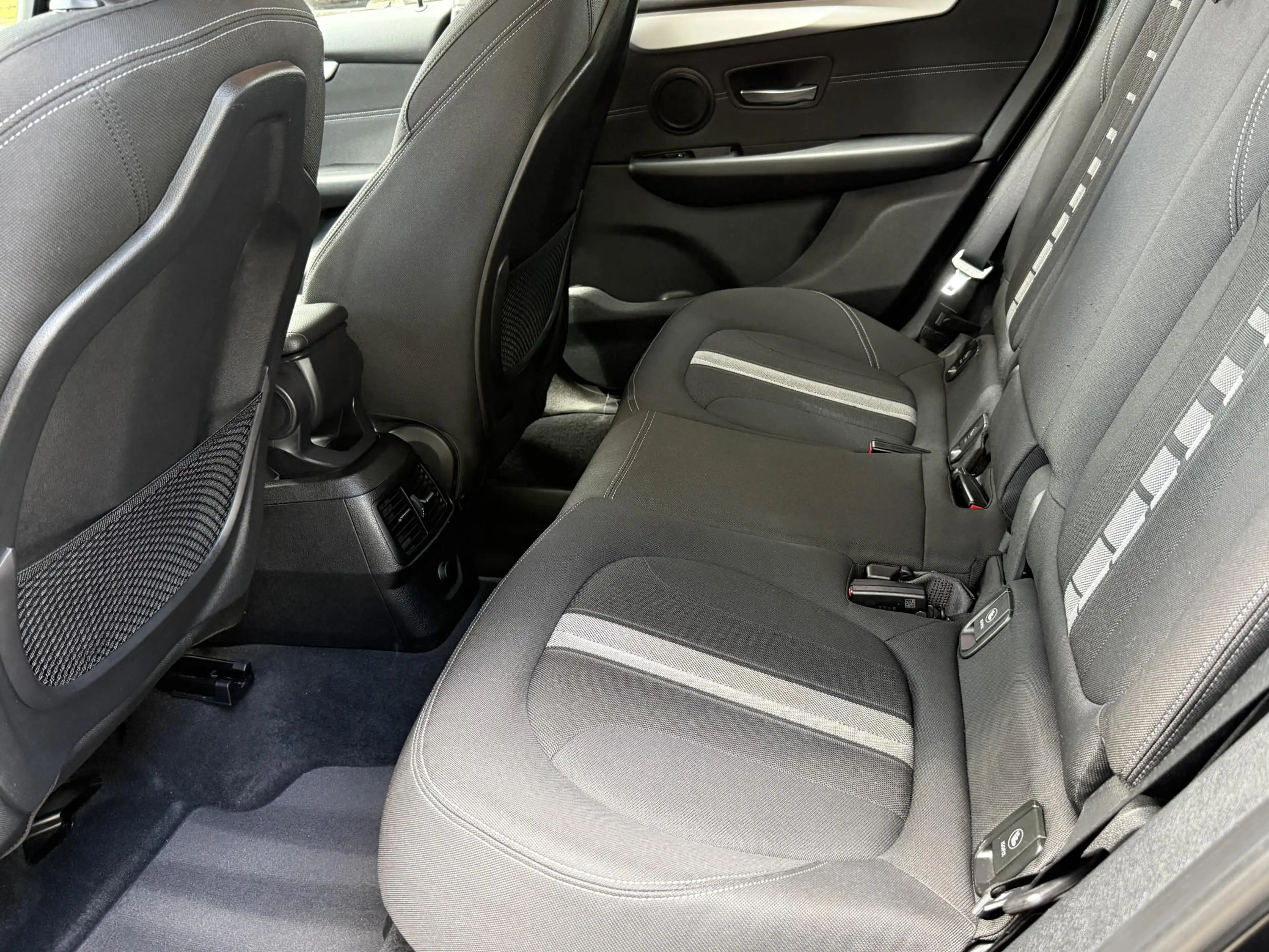 BMW 216 2-serie Active Tourer 216i Essential | PDC | ECC | — photo 24