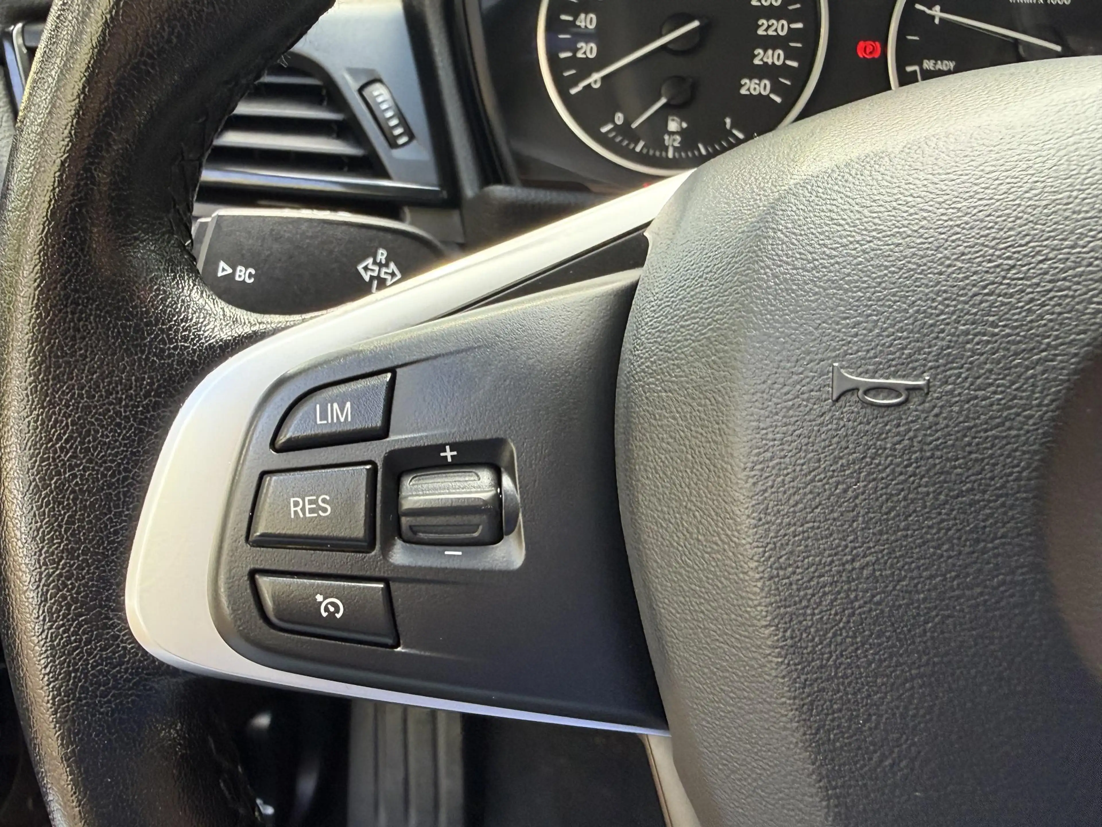 BMW 216 2-serie Active Tourer 216i Essential | PDC | ECC | — photo 17