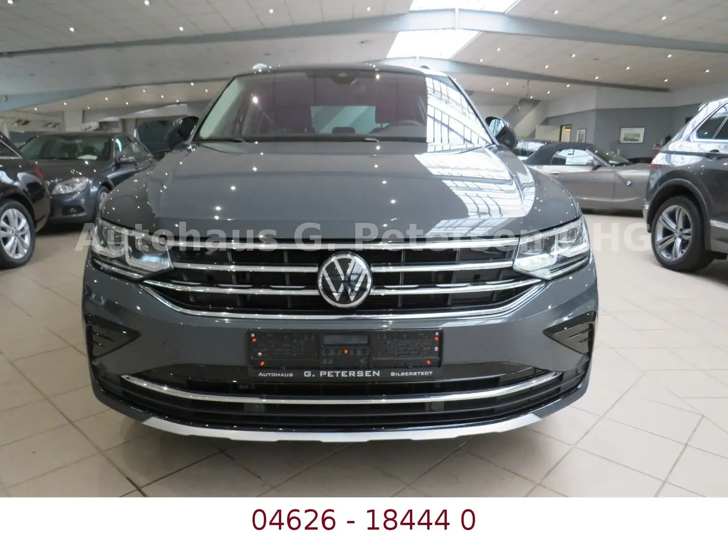 Volkswagen Tiguan Elegance*AHK*LED*Navi*Digi Cockpit* Gris - 2