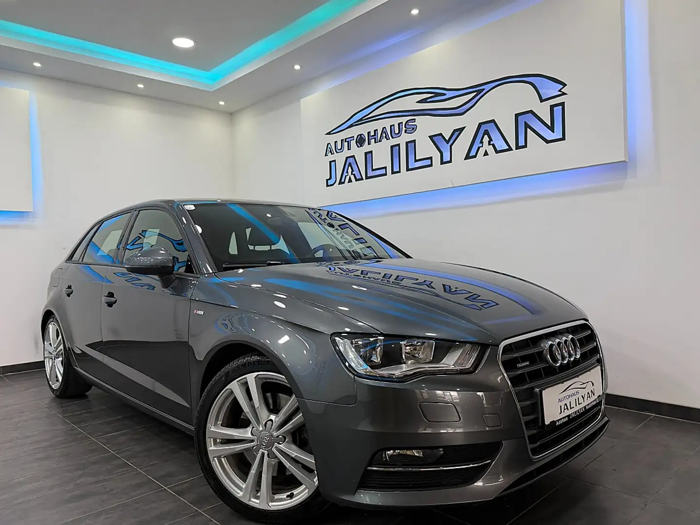 Audi A3 quattro 2,0 TDI,S-LINE, SHZ, TEMPOMAT, ERSTBESI... Grau - 1