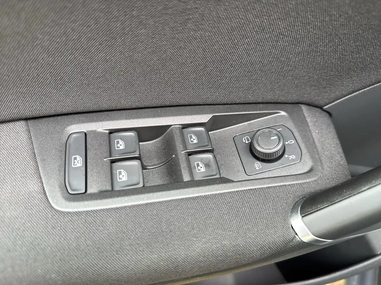 Volkswagen Touran 2.0 COMFORTLINE STANDHZ. AHK CAM ACC NAVI, миниатюра 18