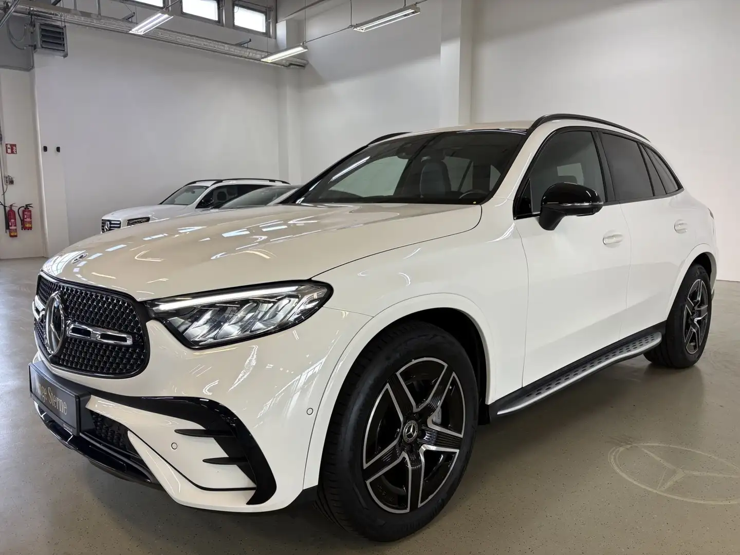 Mercedes-Benz GLC 300 GLC 300 d 4M AMG Distr Standh 360 Cam LED AHK Navi Blanc - 2