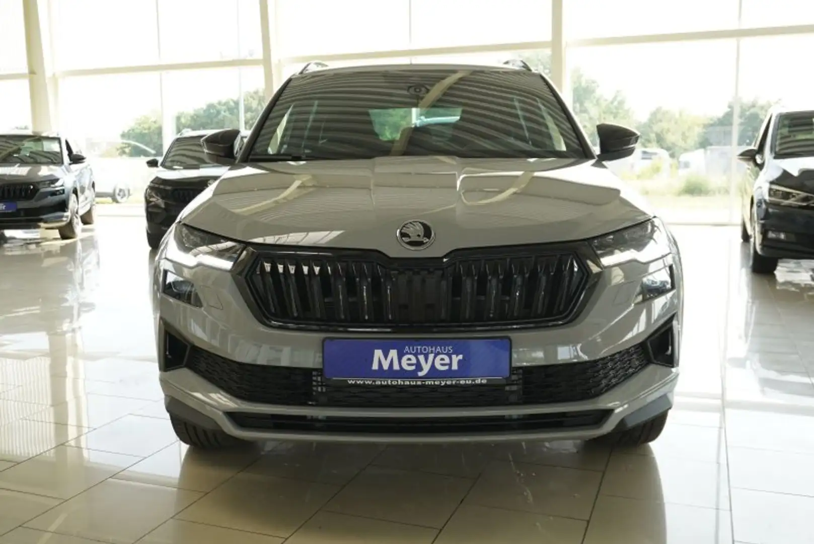 Skoda Karoq Sportline 1,5TSI DSG aAHK/ACC/Matrix/Kessy/Winterp Gris - 2