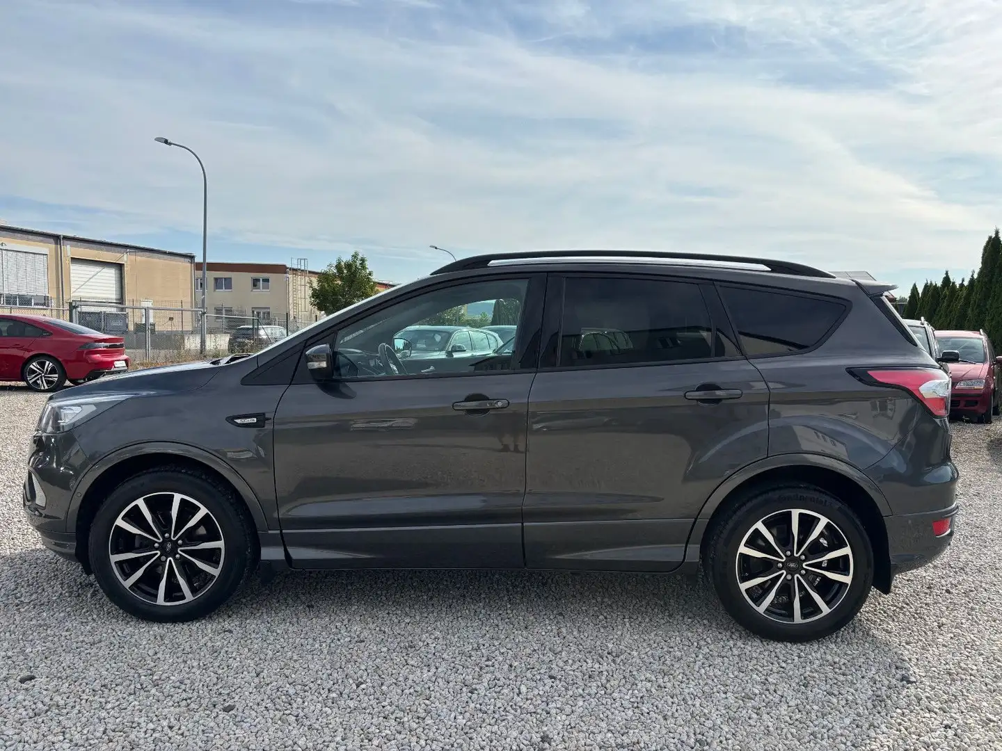 Ford Kuga 1.5 EcoBoost ST-Line +KAMERA+XENON+KEYFREE+ Grau - 2