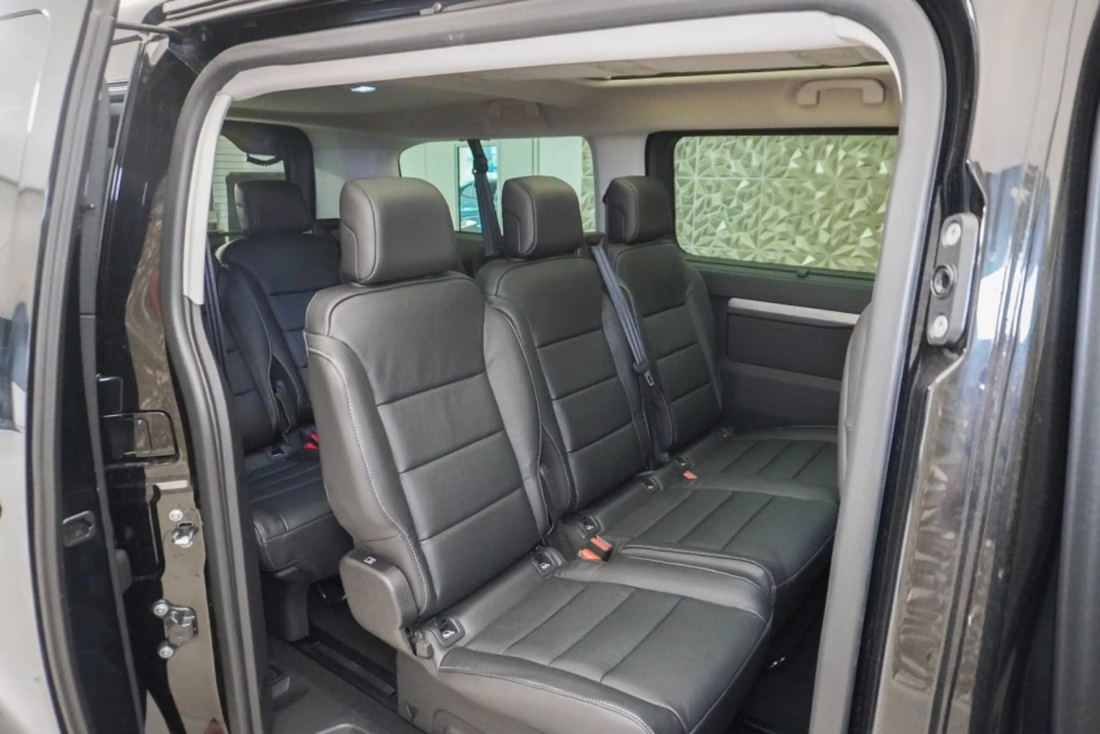 Peugeot Traveller PREMIUM L3 BHDI 180 EAT8 — photo 14