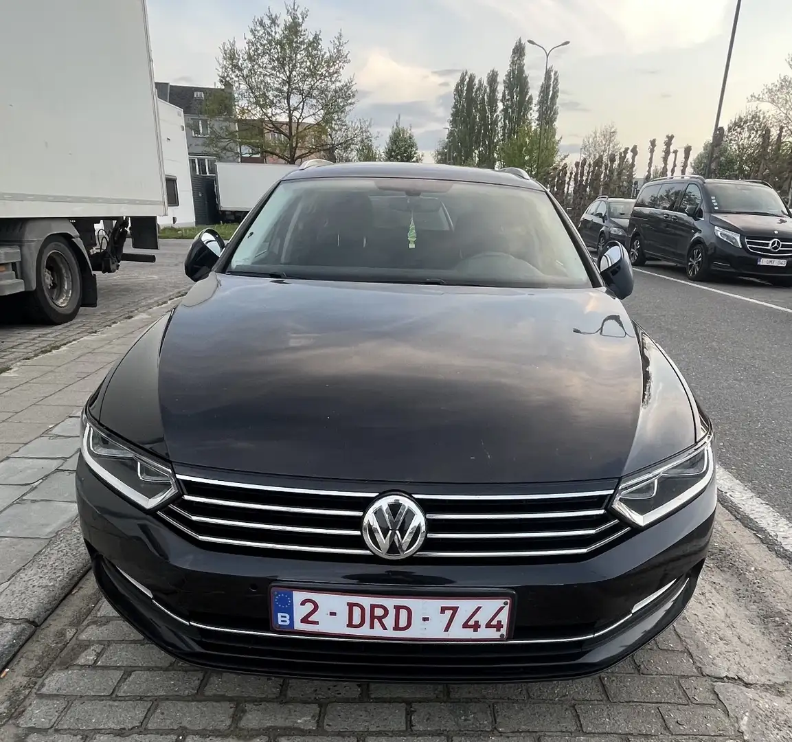 Volkswagen Passat Variant 1.6 TDI (BlueMotion Technology) DSG Trendline - 1