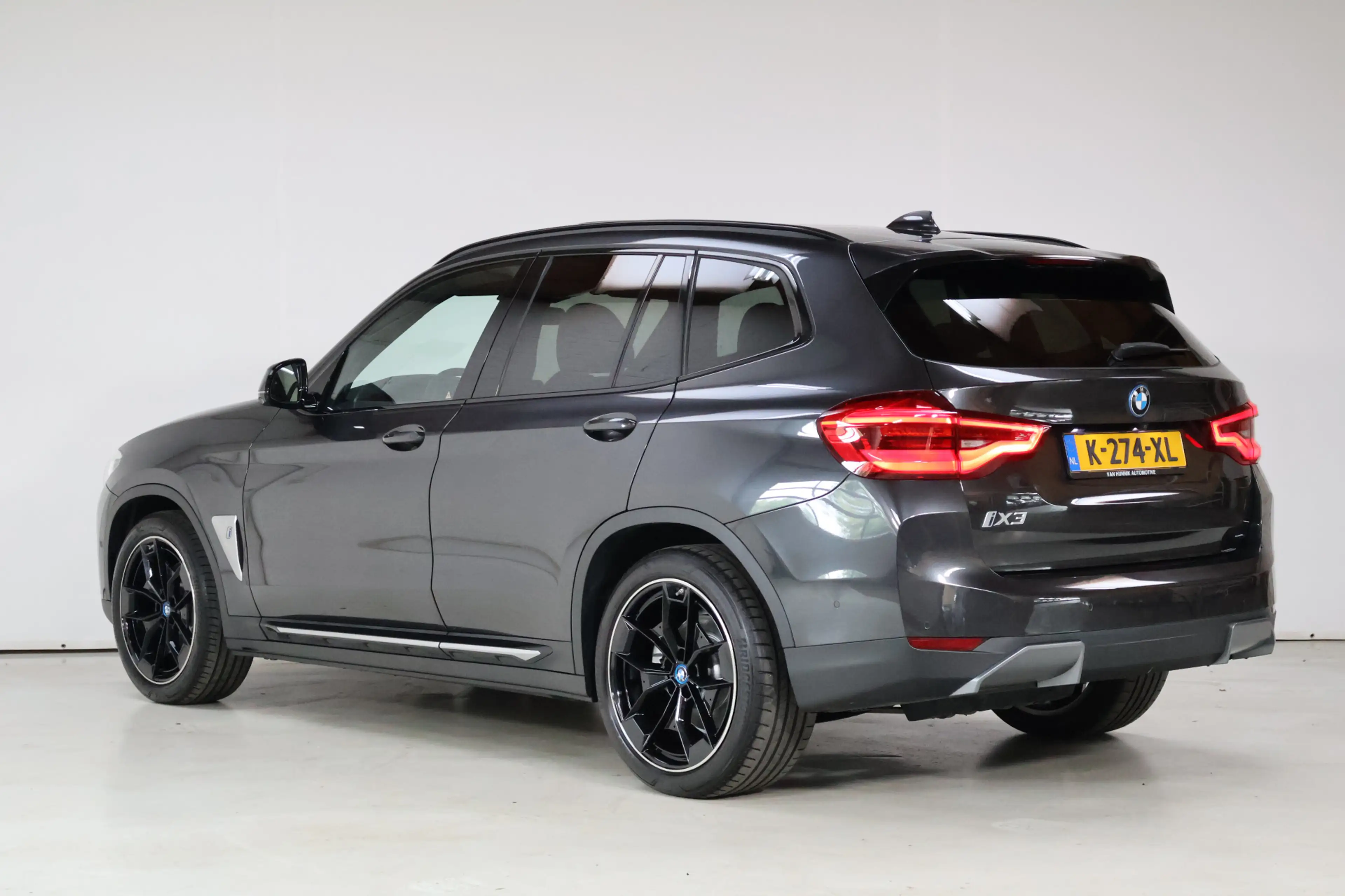 BMW iX3 High Executive | SoH 95.6% | Pano | H&K | Hud | Ke — photo 6