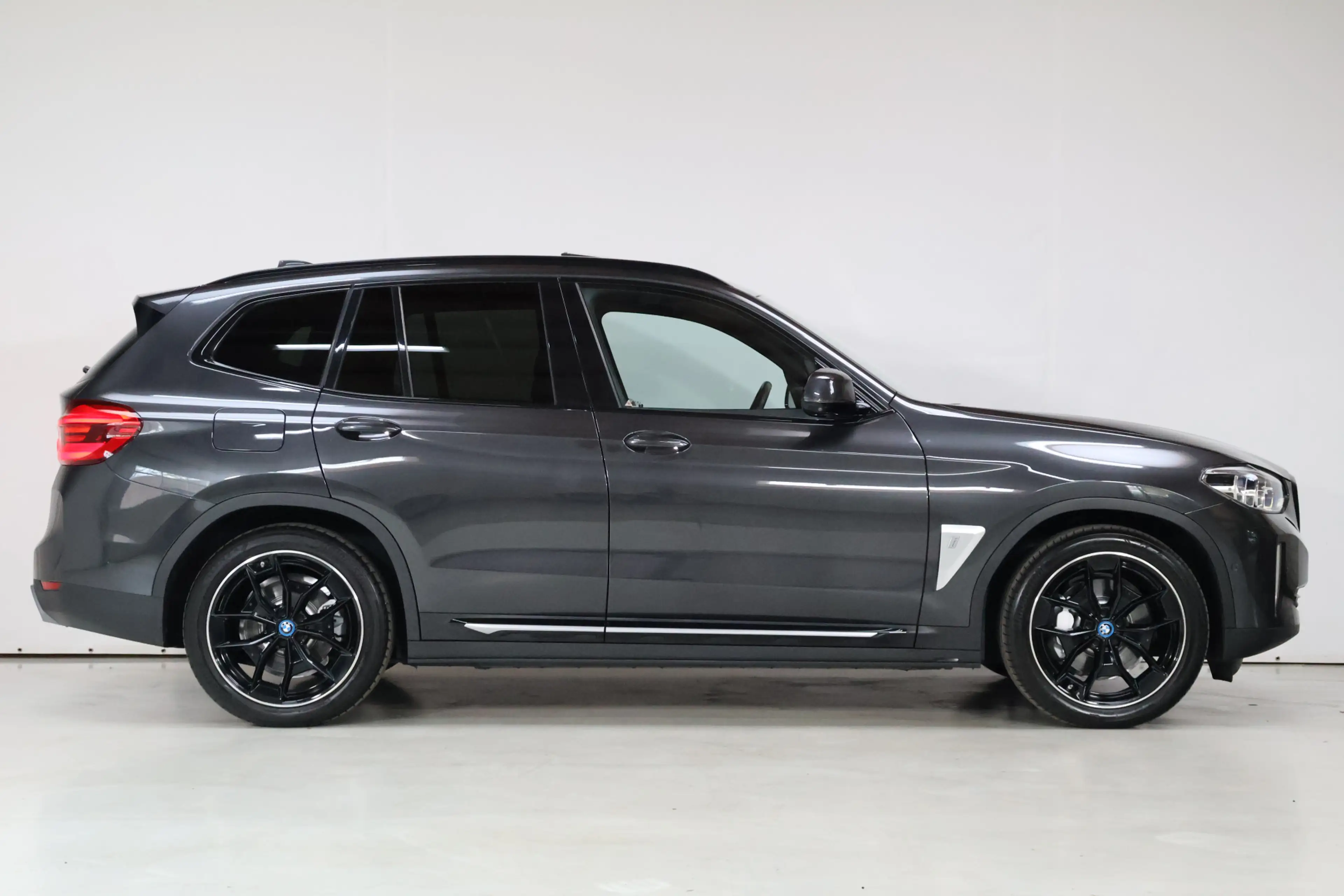 BMW iX3 High Executive | SoH 95.6% | Pano | H&K | Hud | Ke — photo 14