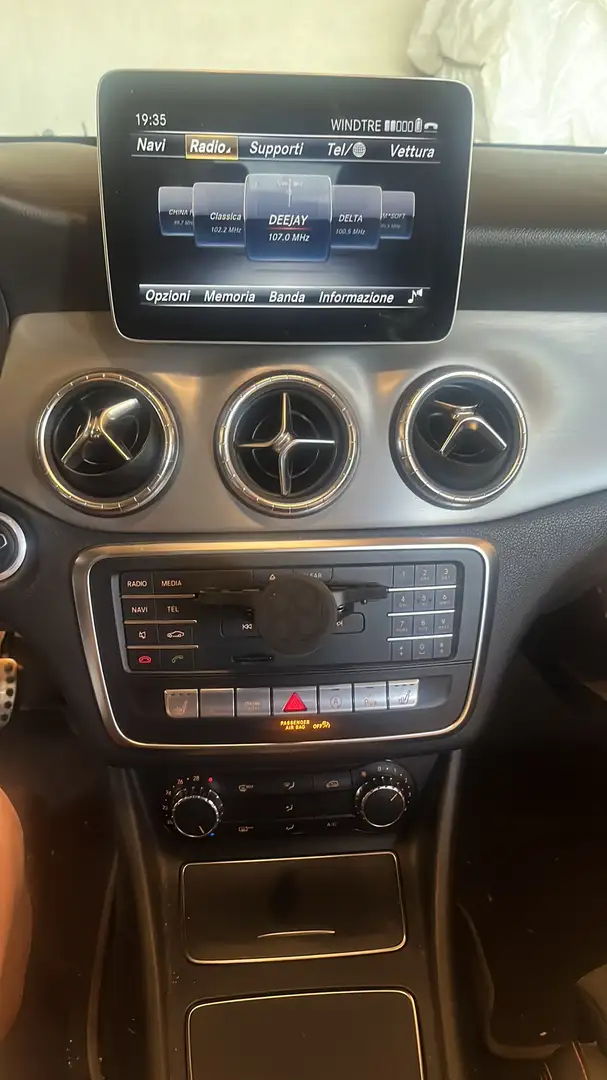 Mercedes-Benz CLA 200 245 G - 2