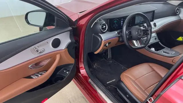 Mercedes-Benz E-Class view 8