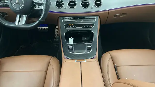 Mercedes-Benz E-Class view 11