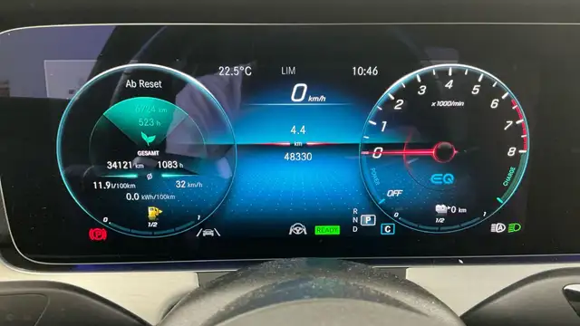 Mercedes-Benz E-Class view 12