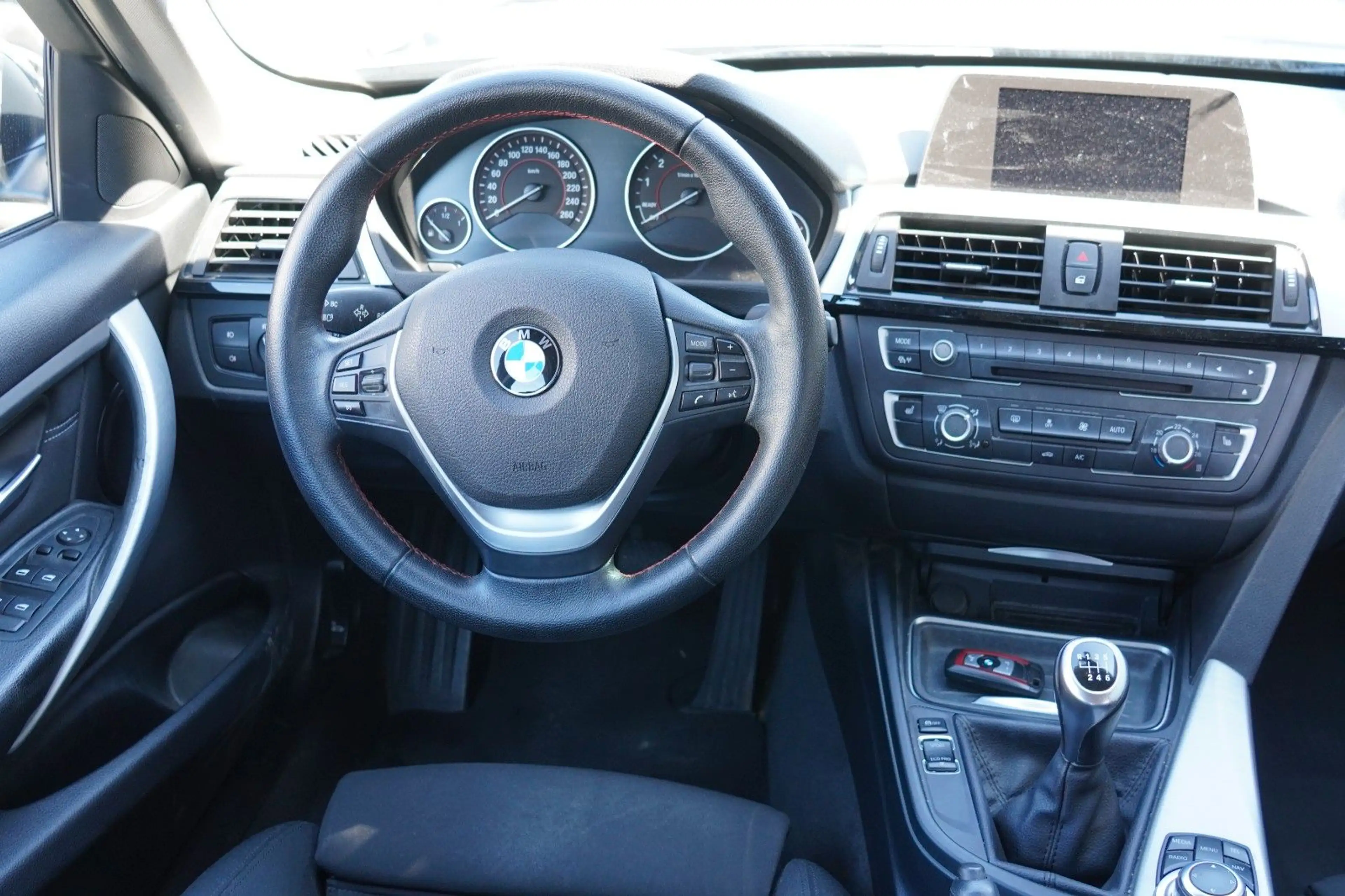 BMW 328 i Touring Modern Line — photo 11
