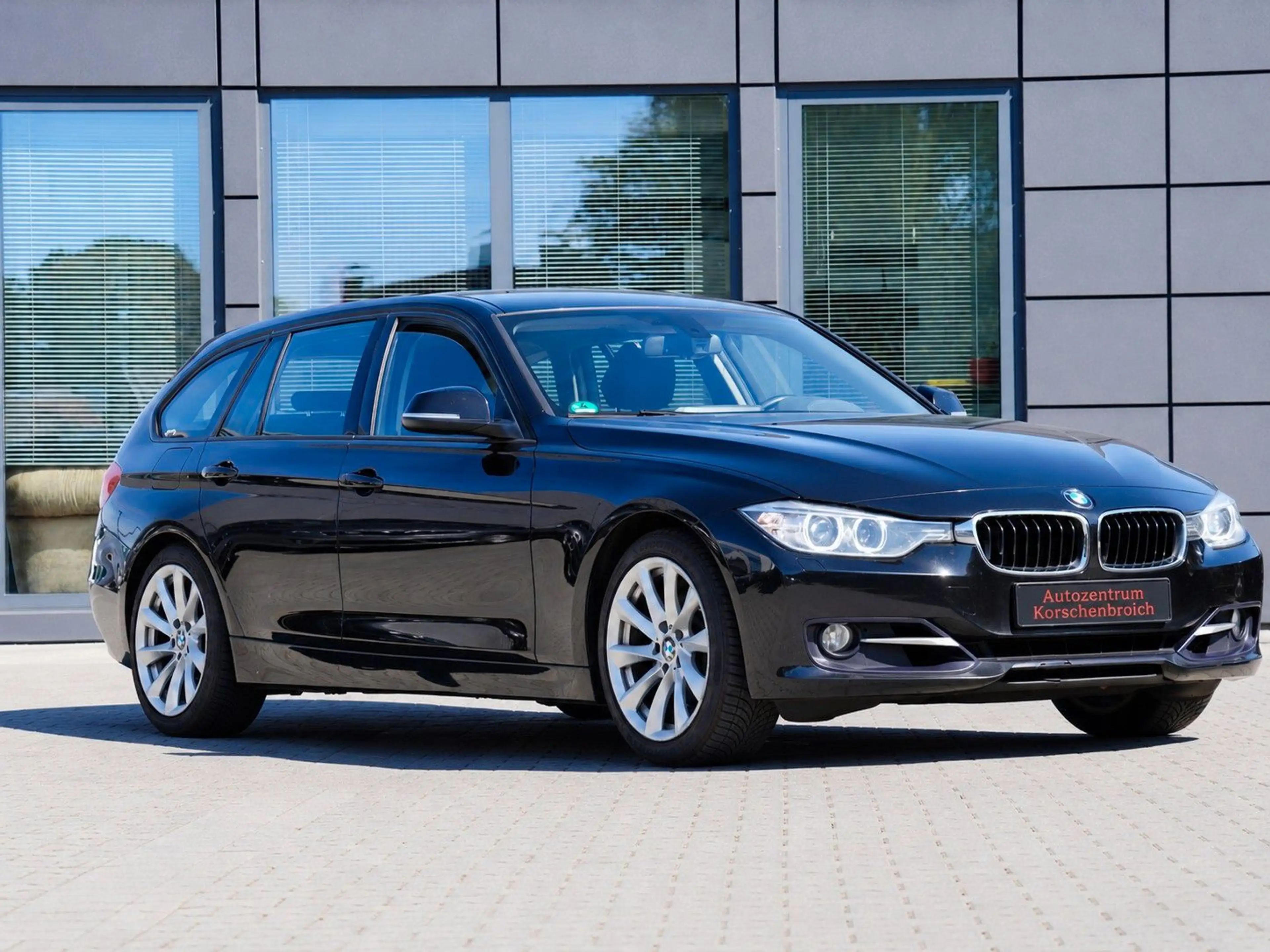 BMW 328 i Touring Modern Line — photo 4