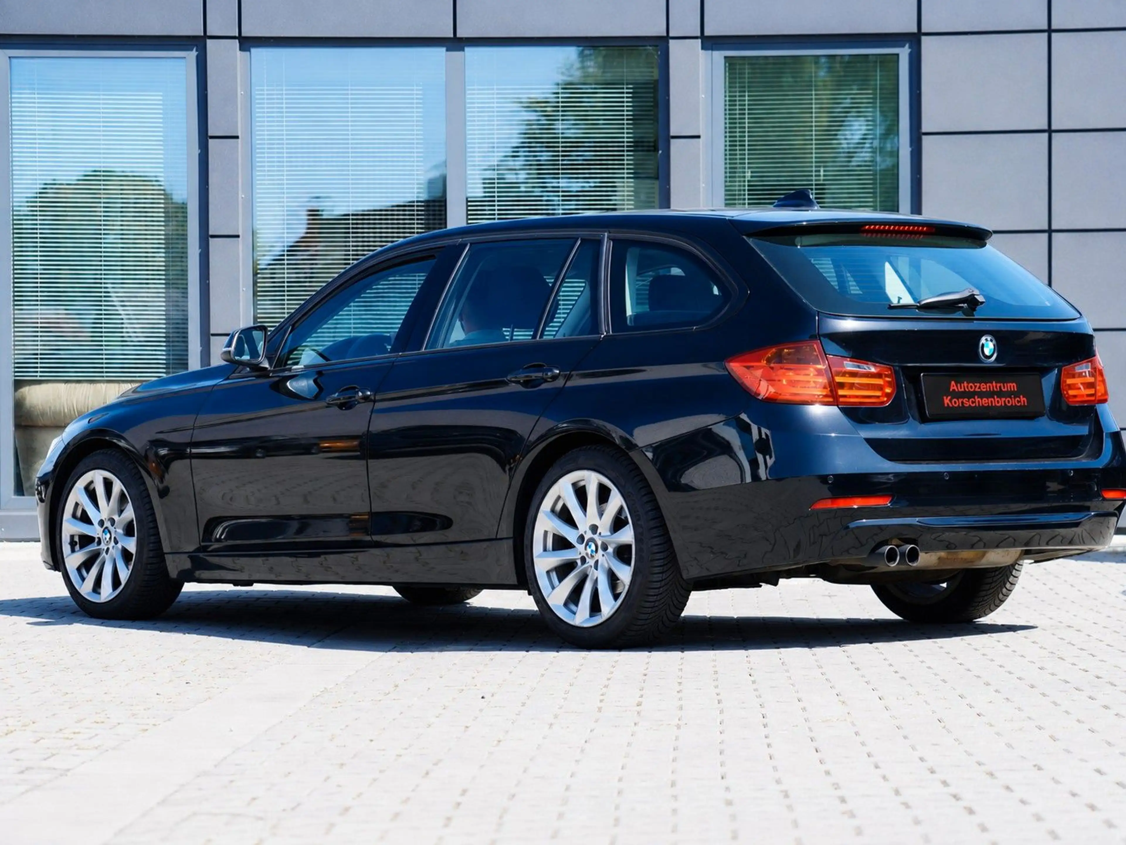 BMW 328 i Touring Modern Line — photo 6