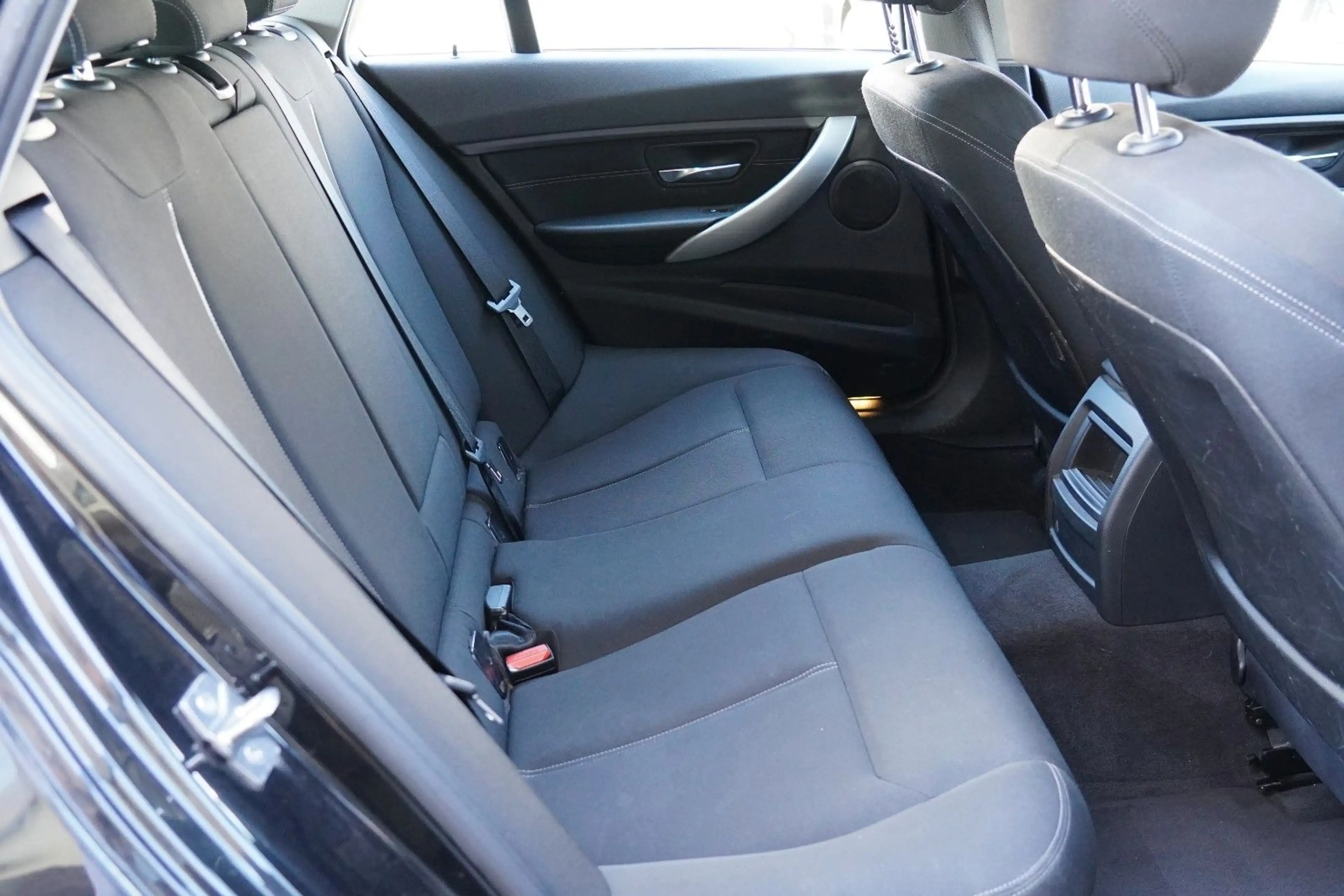 BMW 328 i Touring Modern Line — photo 10