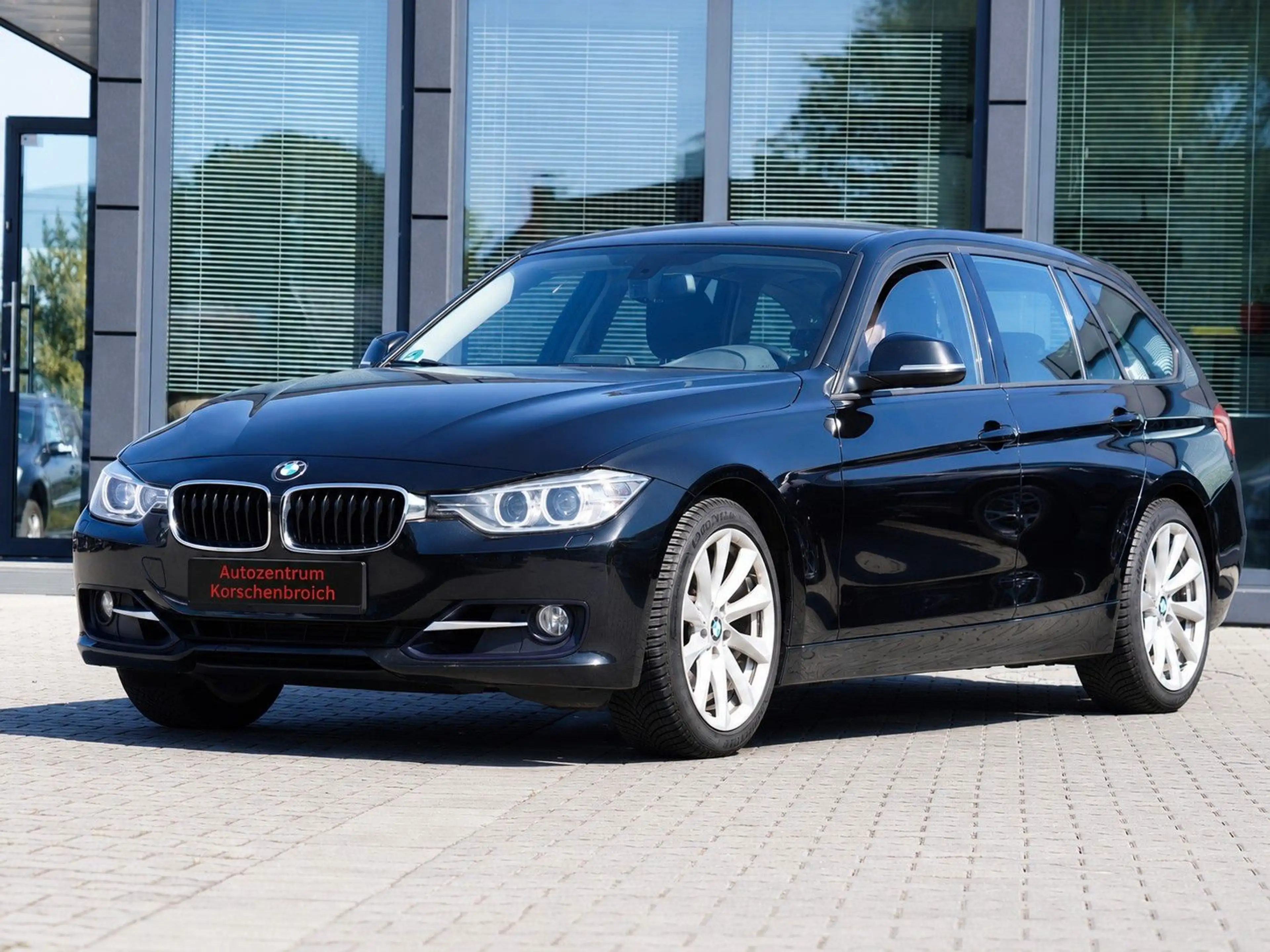 BMW 328 i Touring Modern Line — photo 3