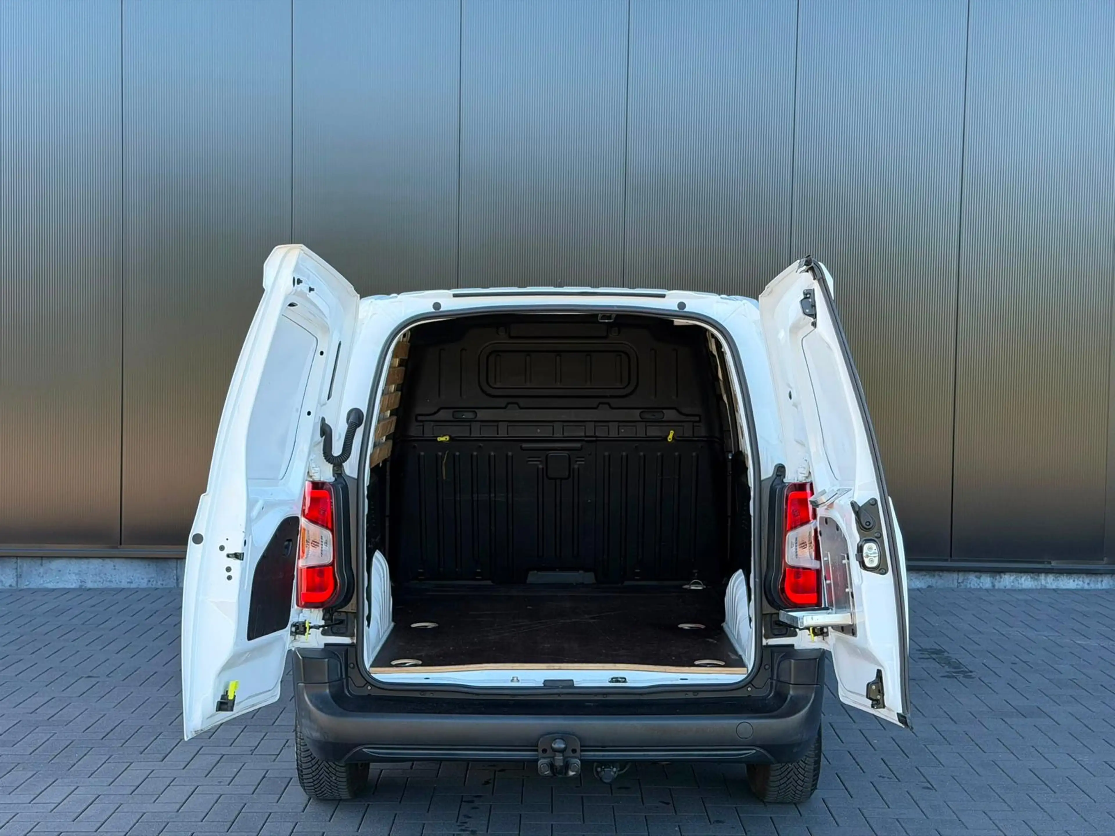 Toyota Proace City 1.5 D-4D Cool Comfort Trekhaak — photo 3