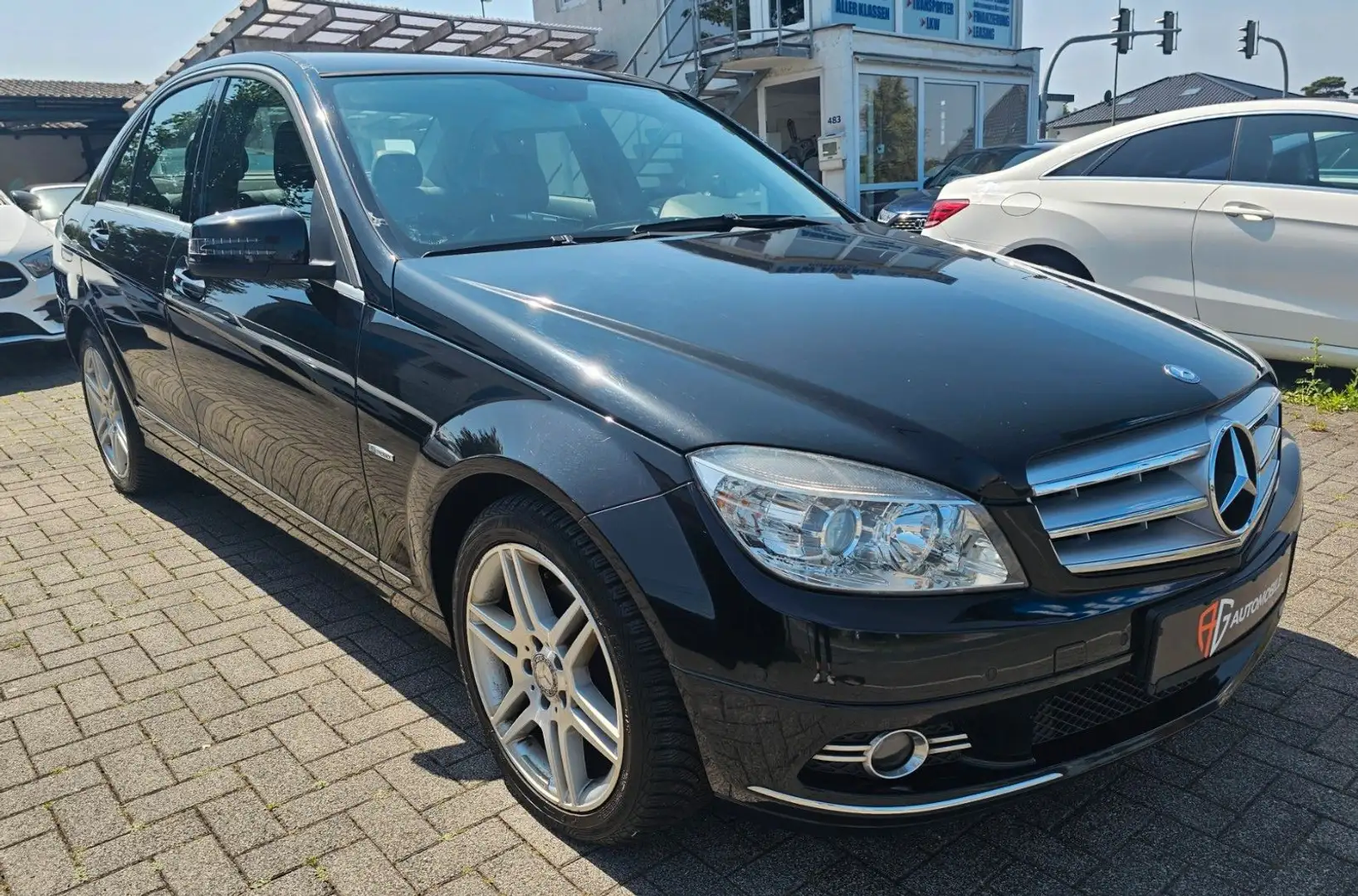 Mercedes-Benz C 200 Lim. CGI BlueEfficiency Schwarz - 1