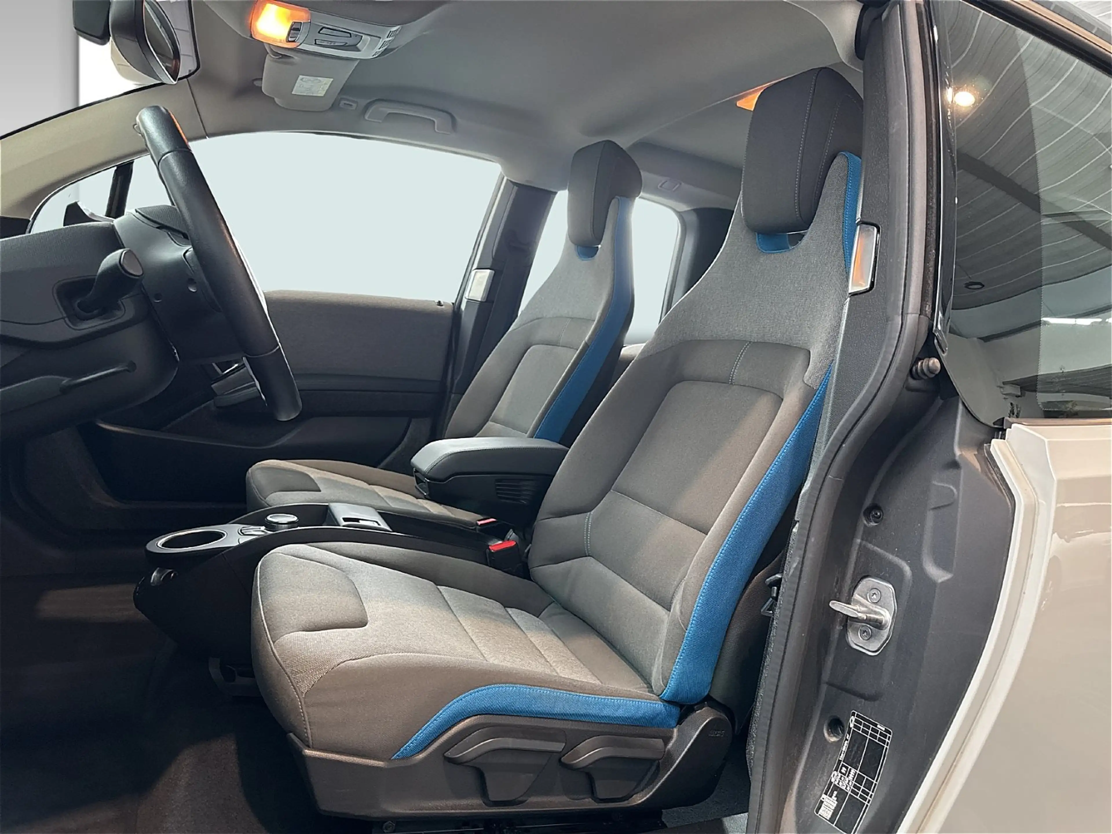 BMW i3 eDrive BEV i01 DAB WLAN RFK Navi Bus. Shz — photo 10