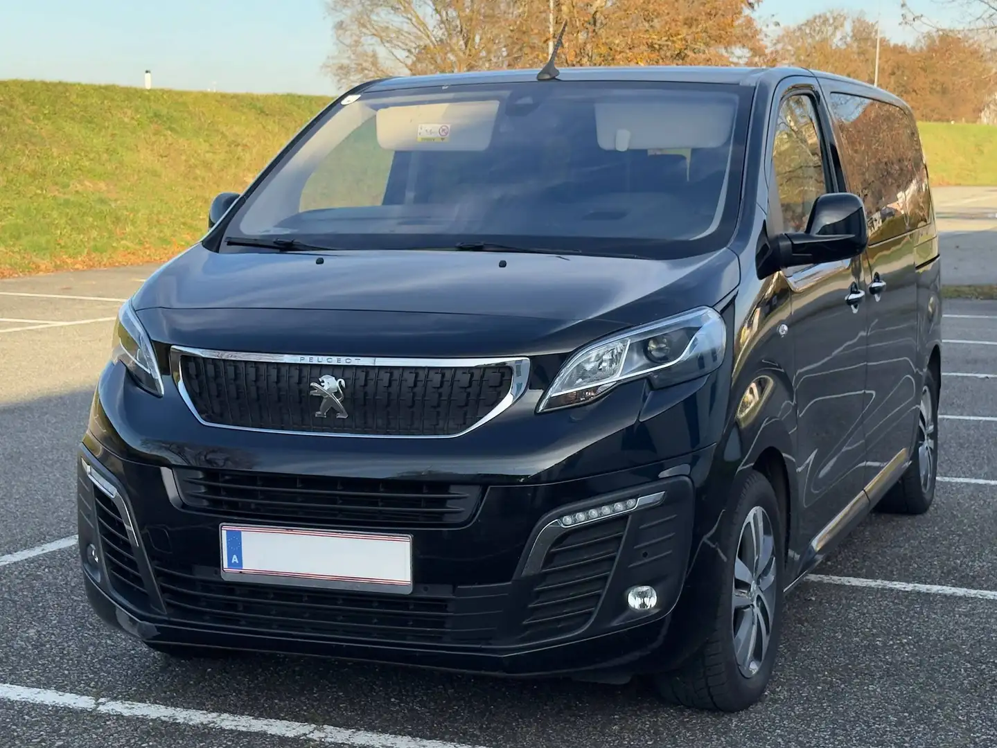 Peugeot Traveller Traveller Active L2 BlueHDI 180 S Schwarz - 2