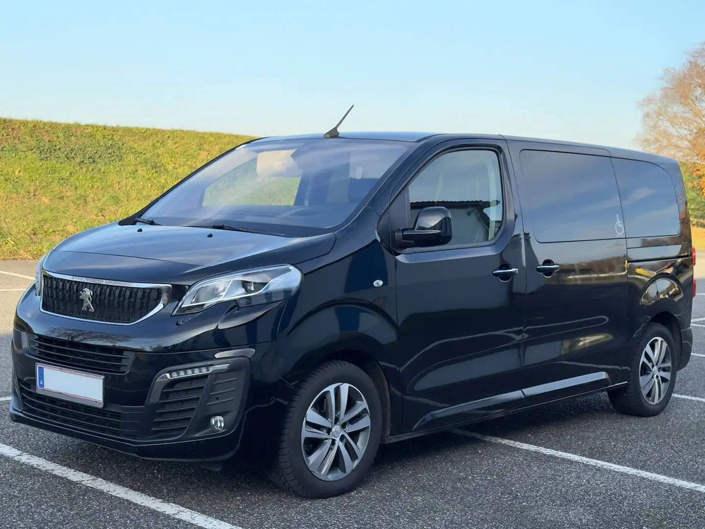 Peugeot Traveller Traveller Active L2 BlueHDI 180 S Schwarz - 1