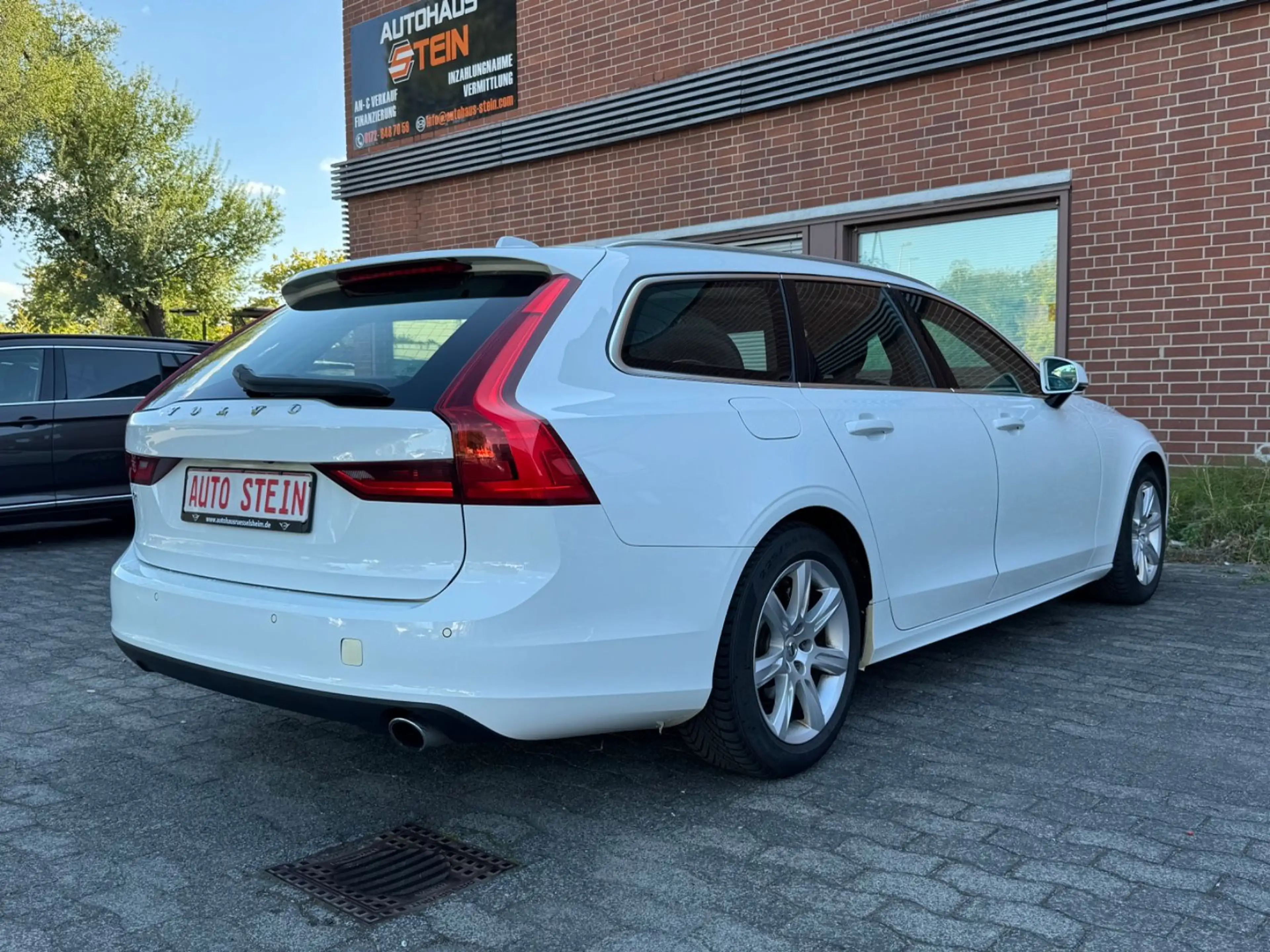 Volvo V90 Momentum PANO*LEDER*CAM*ASSISTS*LED*CARPLAY — photo 5