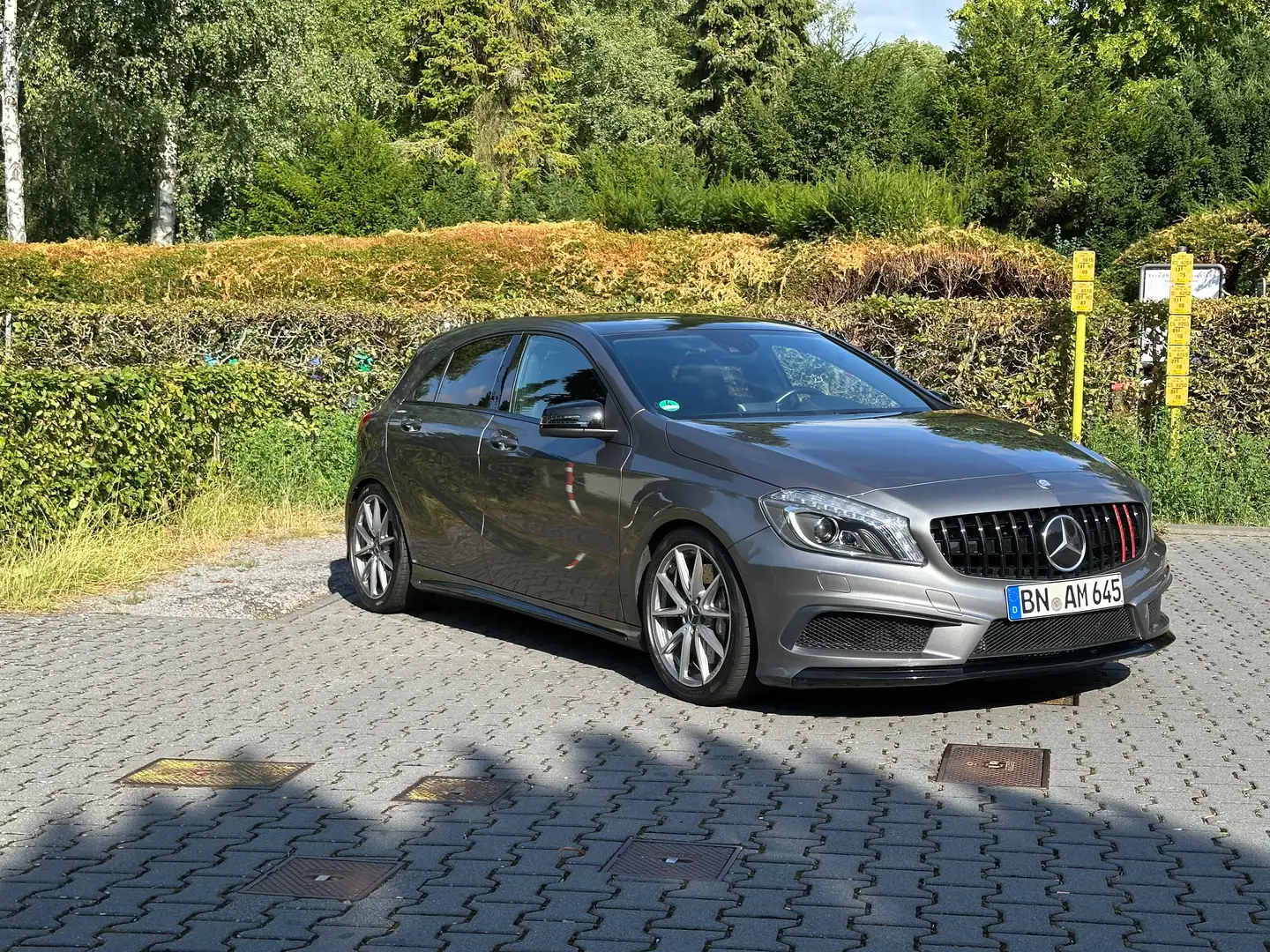 Mercedes-Benz A 45 AMG A 45 AMG 4Matic AMG Speedshift 7G-DCT Grau - 2