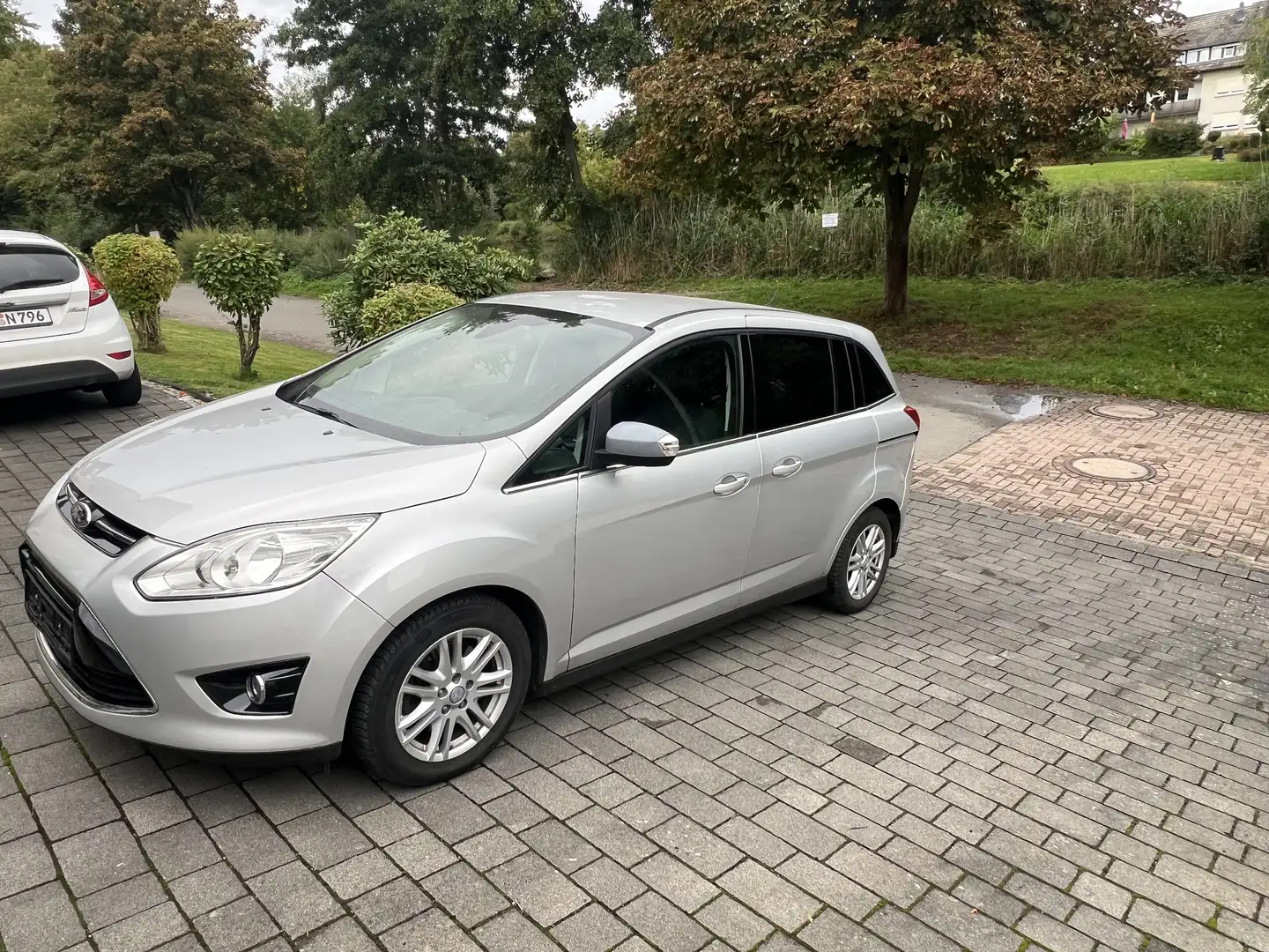 Ford Grand C-Max Grand C-MAX 1.6 EcoBoost Start-Stop-System SYNC Ed Silver - 1