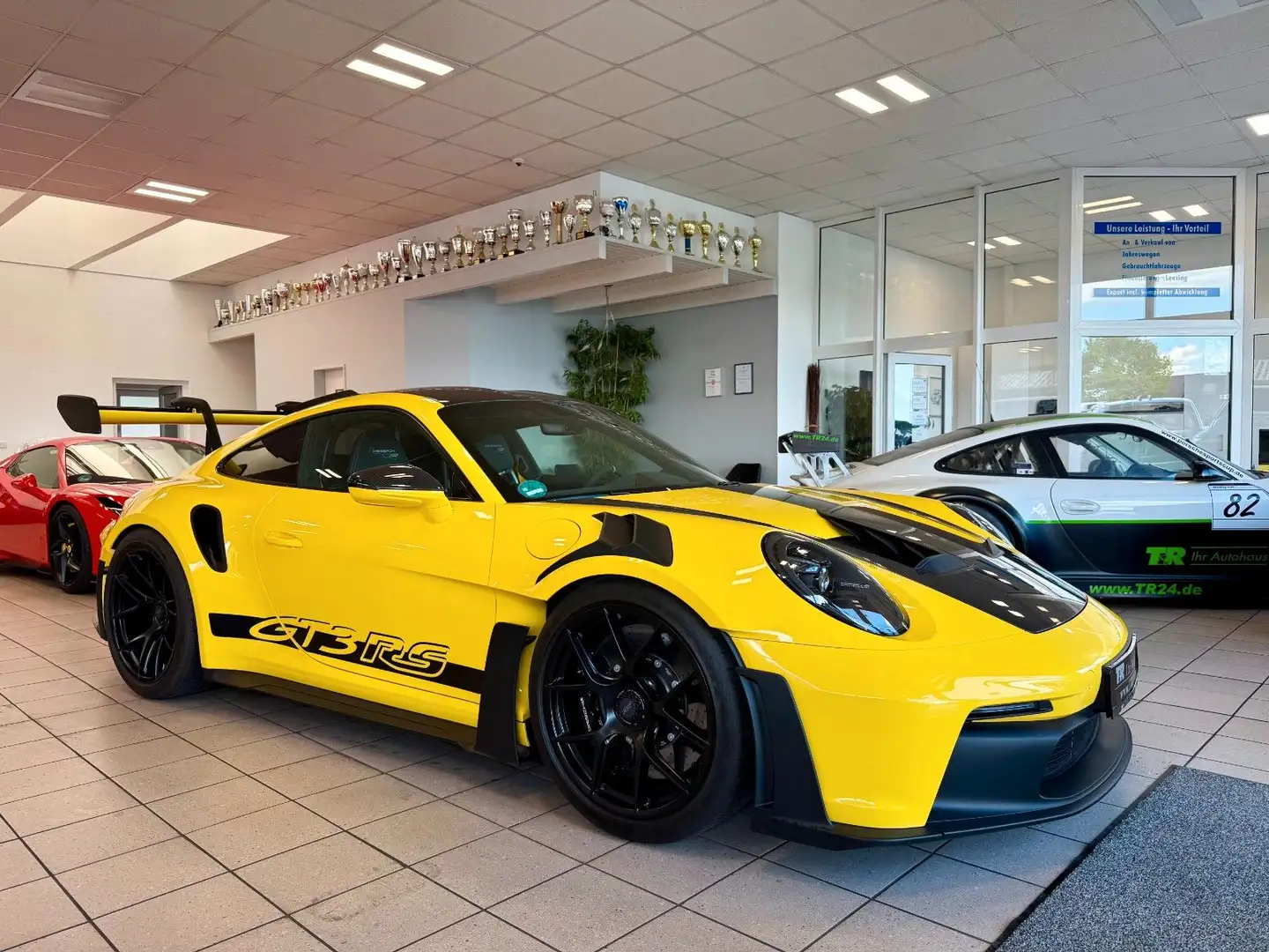 Porsche 992 911 992 GT3 RS Weissach/PCCB/Clubsport/LIFT Jaune - 1