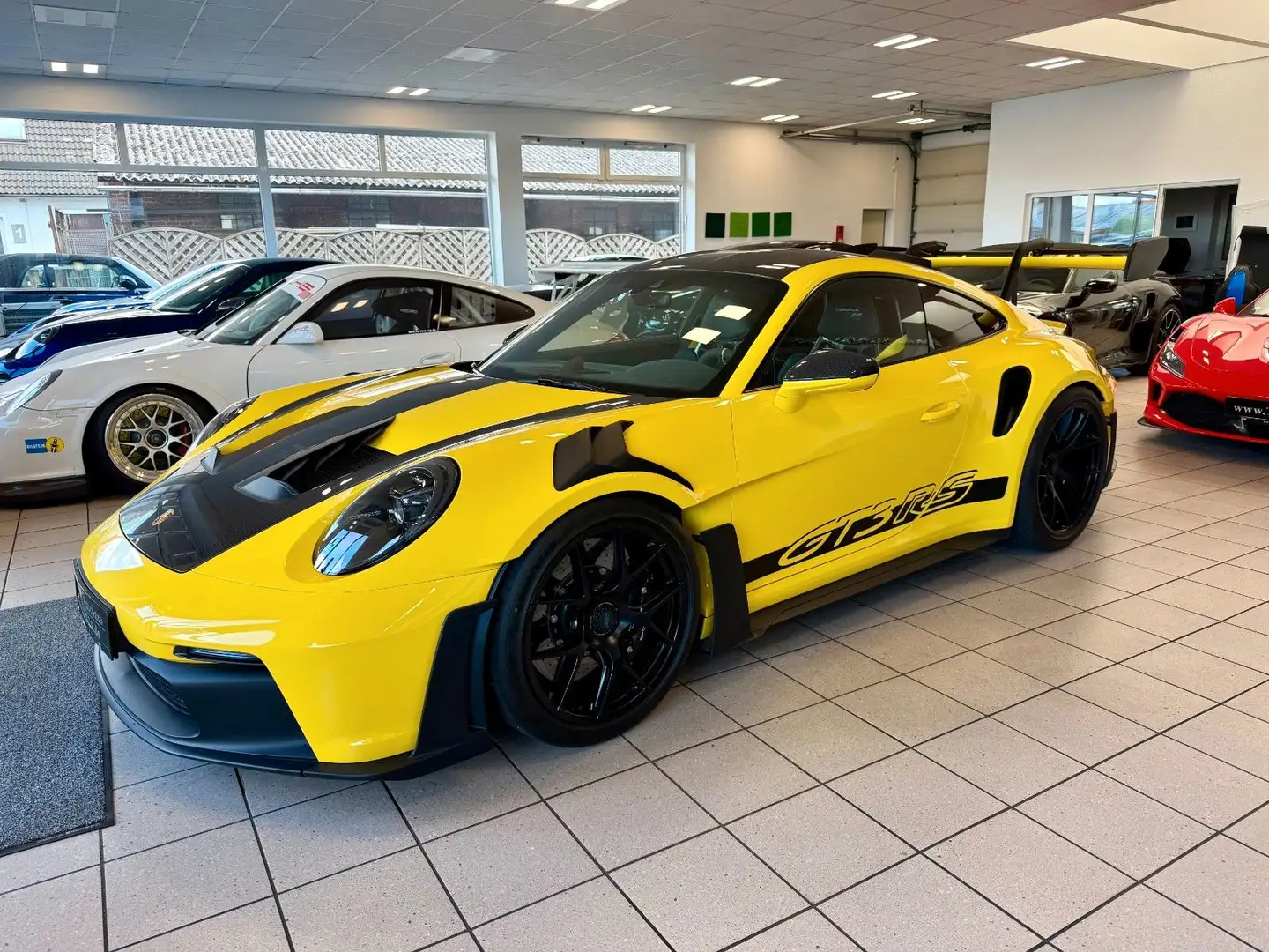 Porsche 992 911 992 GT3 RS Weissach/PCCB/Clubsport/LIFT Jaune - 2
