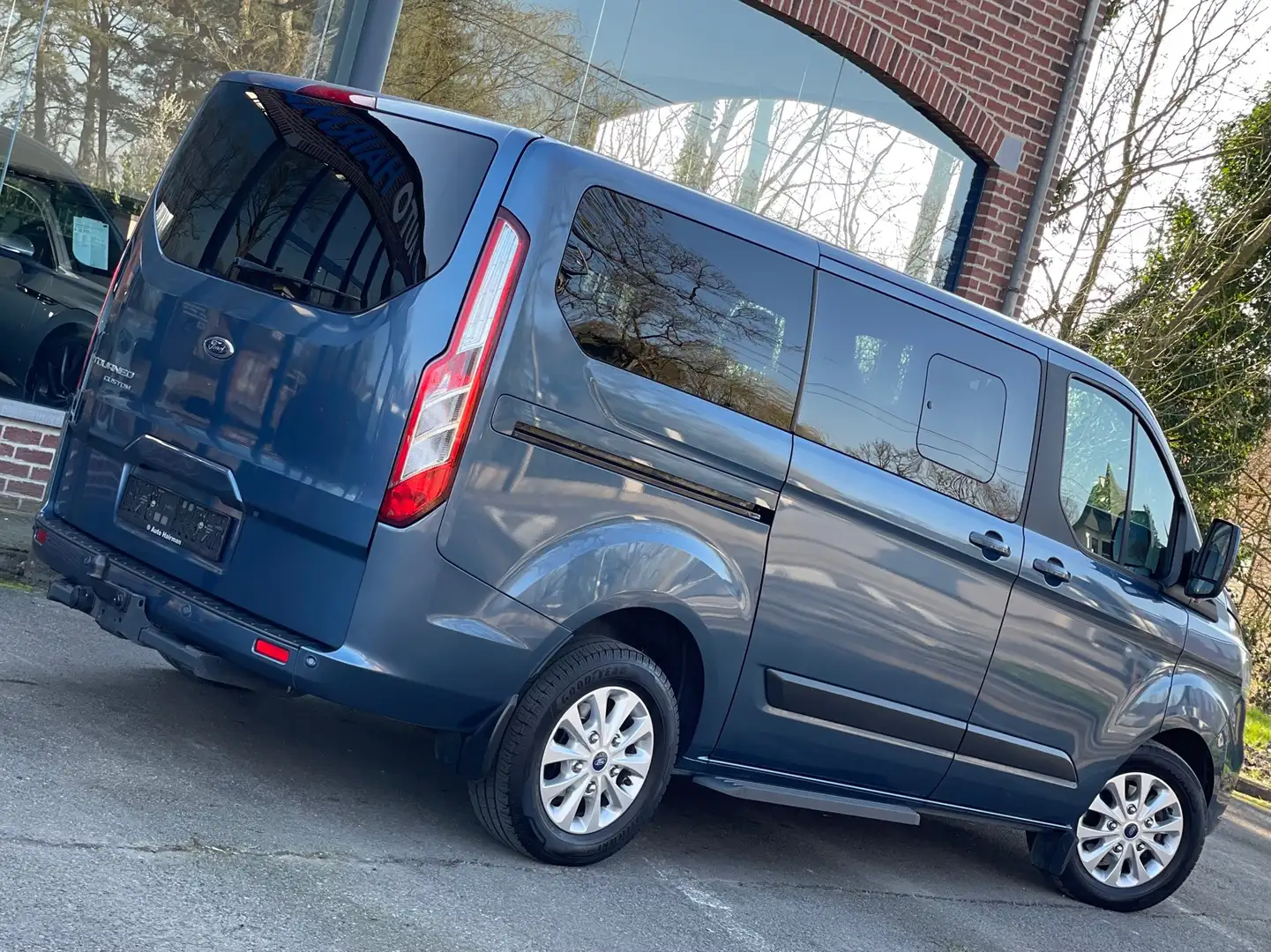 Ford Tourneo Custom 320 8pl./5p. L1H1 2.0 TDCi TREND ÉDITION Bleu - 2