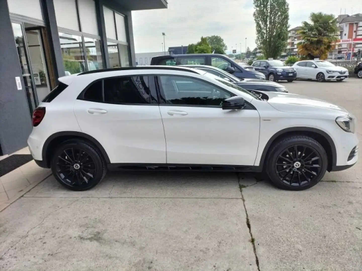 Mercedes-Benz GLA 200 200 d Premium auto Bianco - 1
