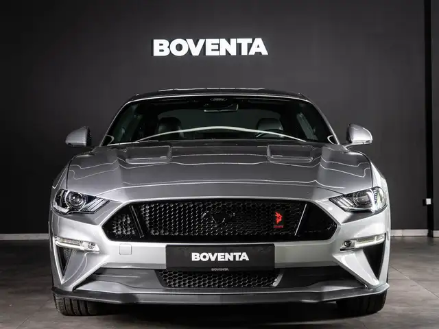 Ford Mustang view 2