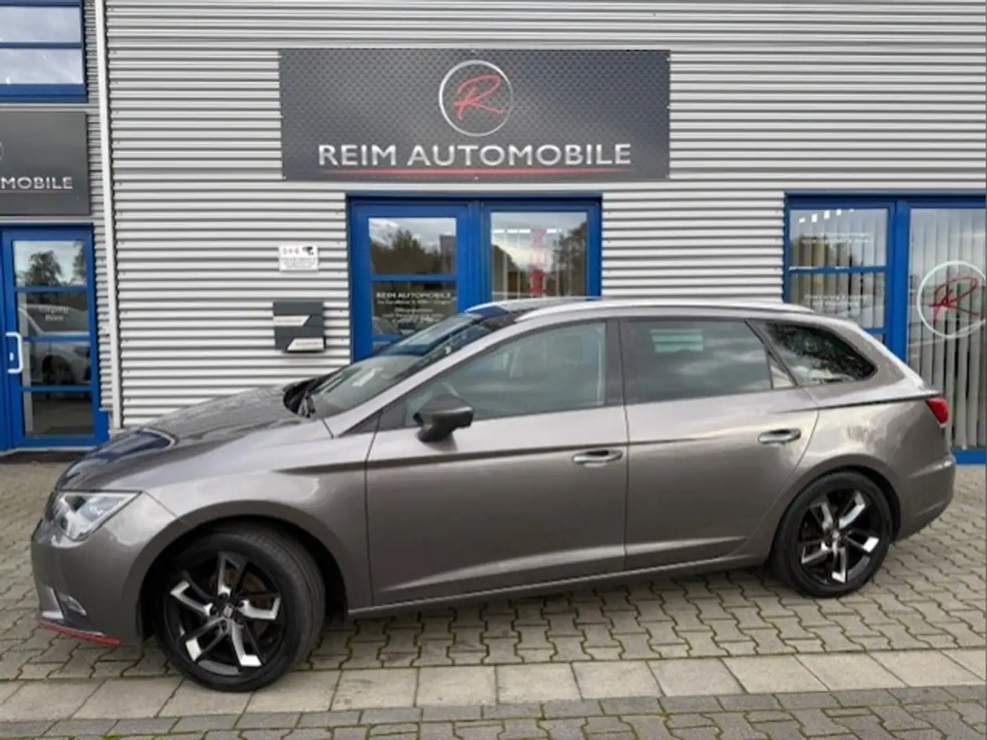 SEAT Leon ST 1,4  "Style" *1 HAND*AHK*WINTER PAKET*RÜCKFAHR Grijs - 2