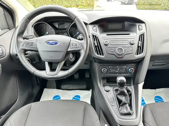 Ford Focus view 7