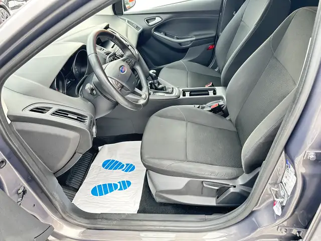 Ford Focus view 10