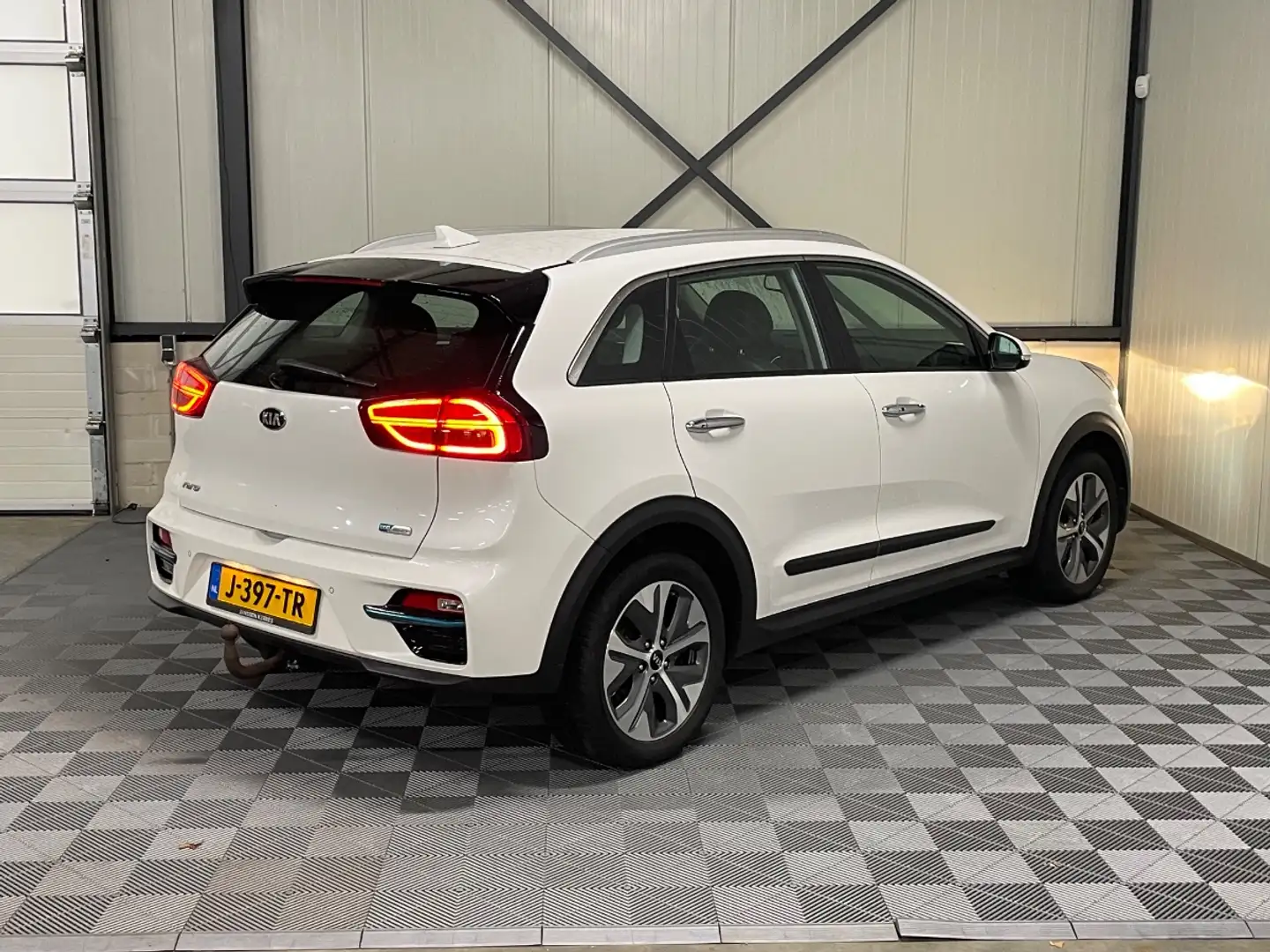 Kia e-Niro DynamicLine 64kWh 3-Fase | Navi | Camera | Half Le Weiß - 2