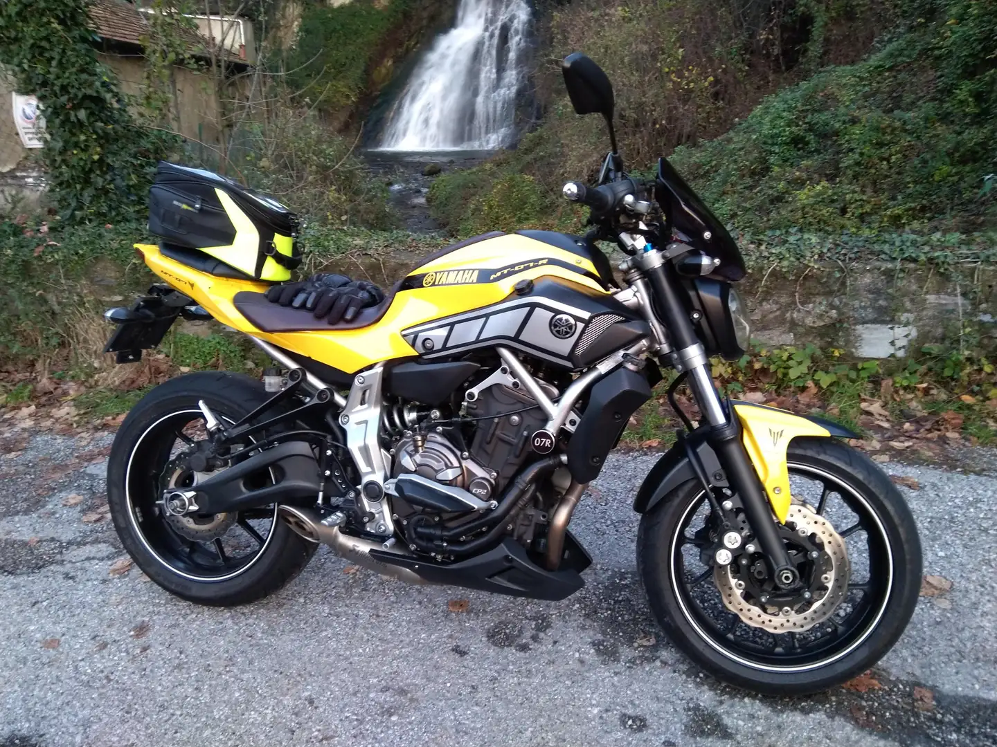 Yamaha MT-07 Gelb - 2