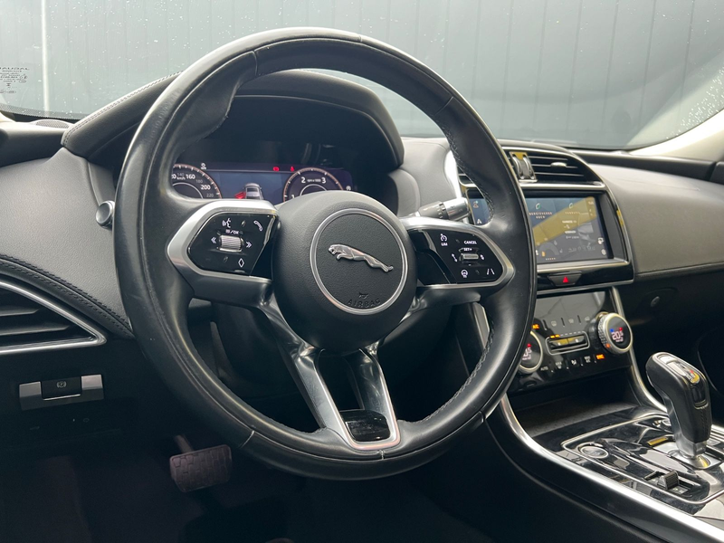 Jaguar XE S/LEDER/NAVI/TEMPOMAT/AUTOMATIK/DAB/MEMORY — photo 13