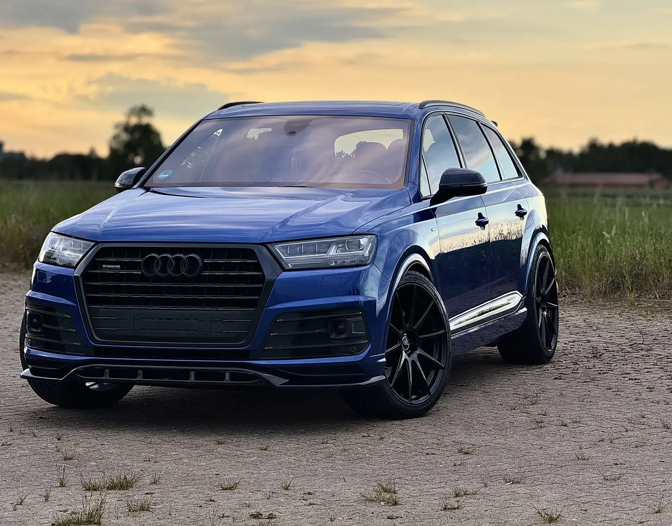 Audi Q7 3.0 TDI quattro 7Sitzer 330ps*3xS line 22Zoll Blau - 1