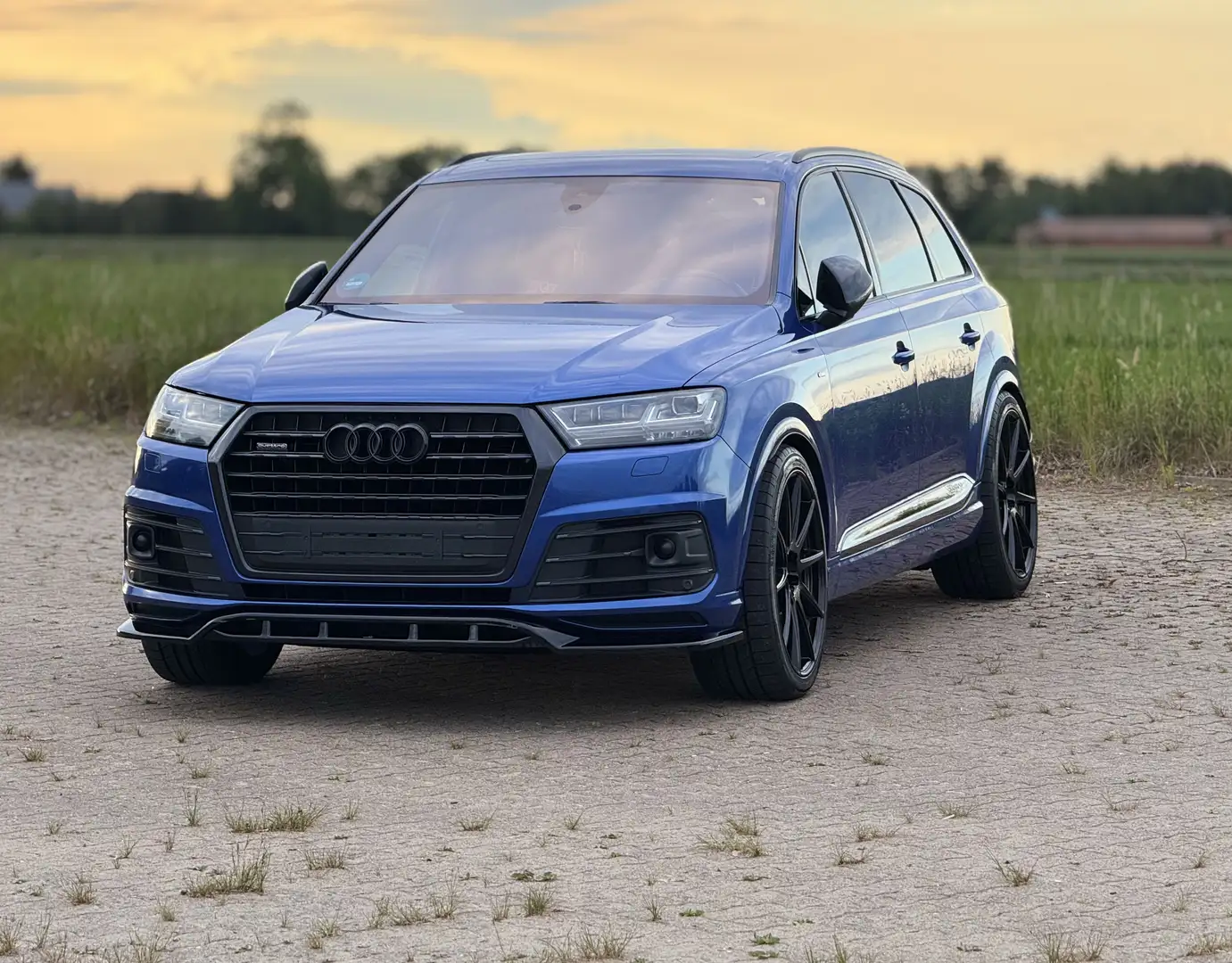 Audi Q7 3.0 TDI quattro 7Sitzer 330ps*3xS line 22Zoll Blau - 2