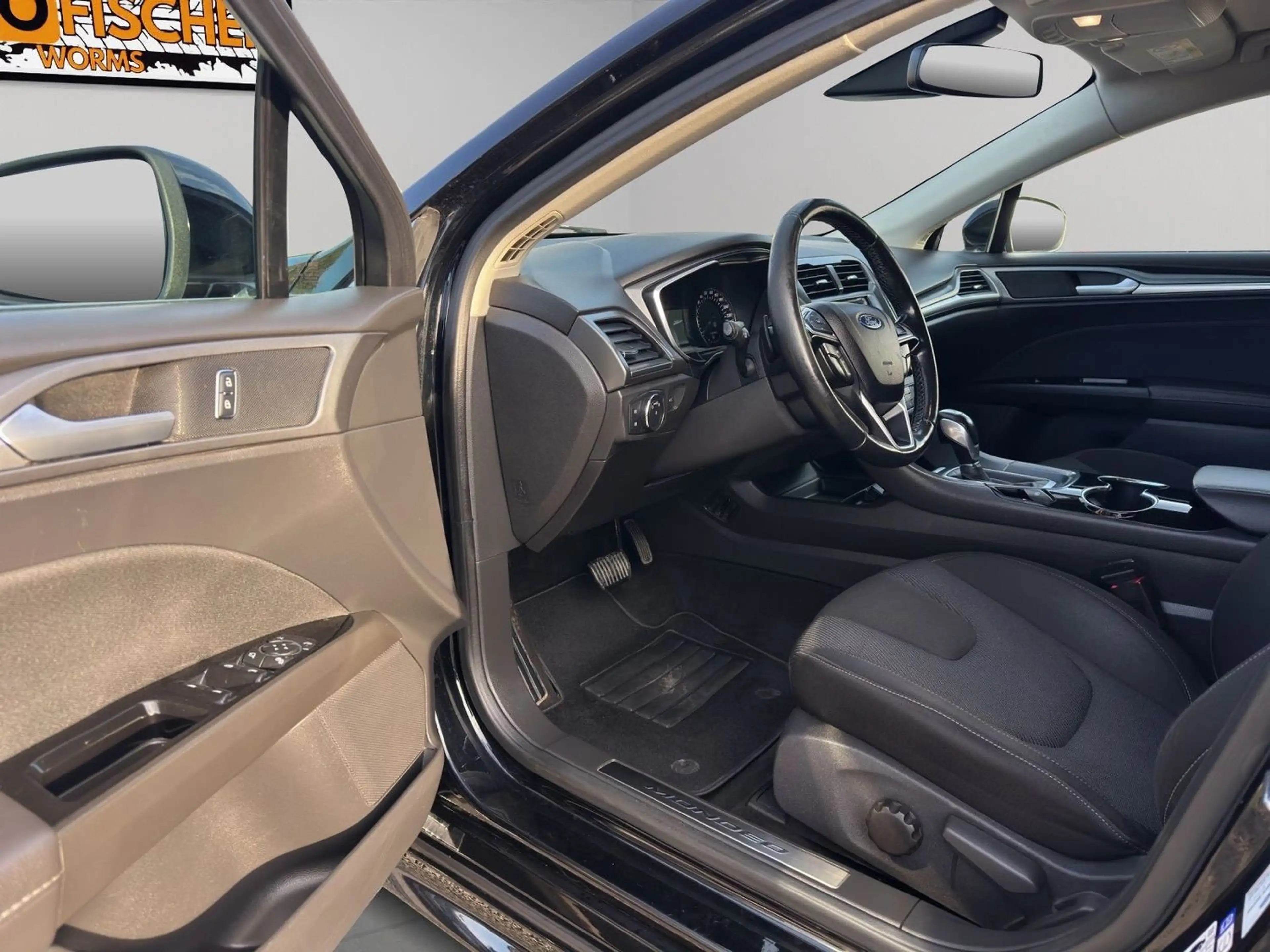 Ford Mondeo Titanium "Business + Design-Paket" — photo 11