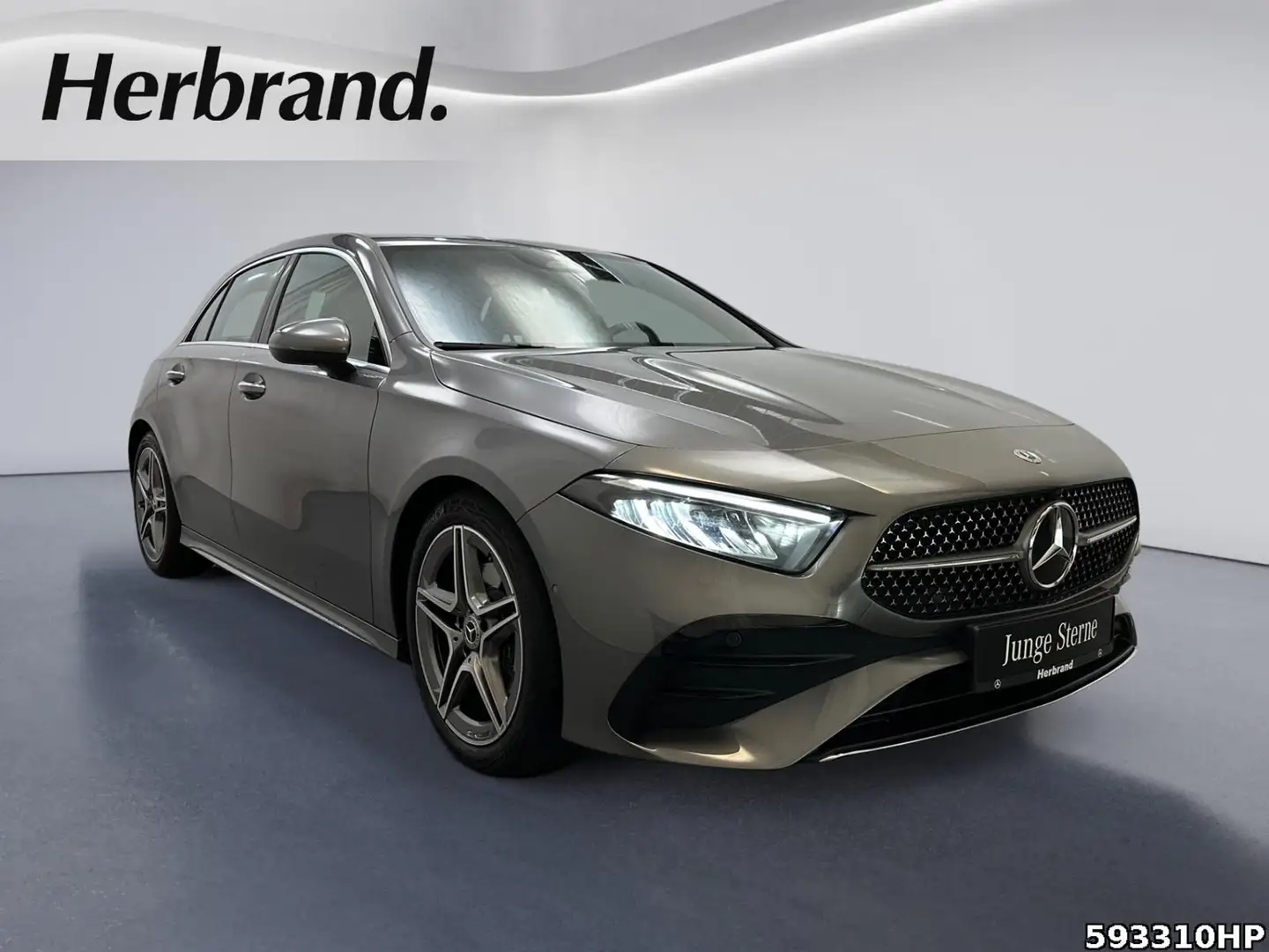 Mercedes-Benz A 200 AMG DISTRONIC Kamera AHK Ambiente KEYLESS Grau - 2