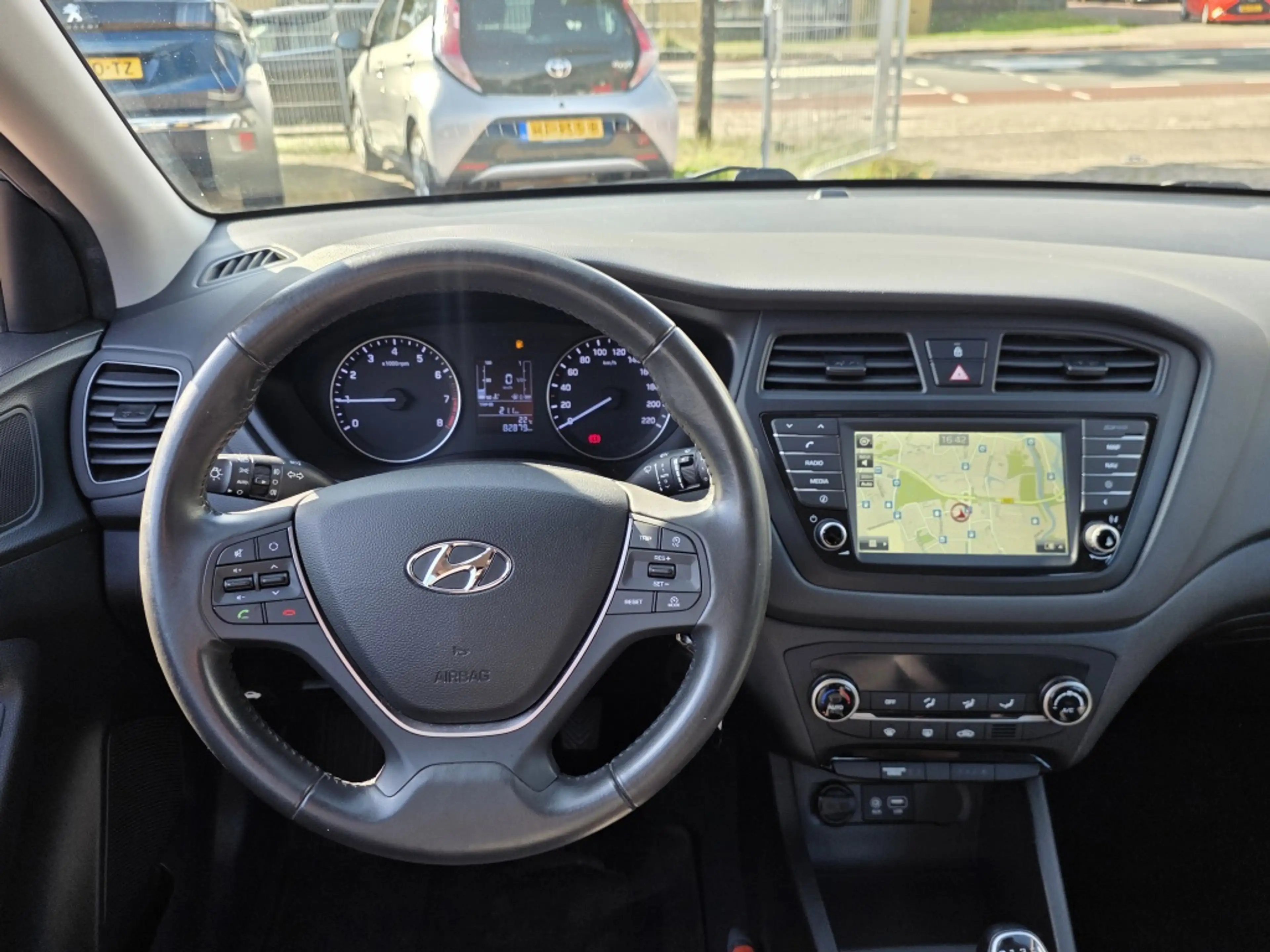 Hyundai i20 1.0 T-GDI Comfort, navi, aur camera, cruise contro — photo 18
