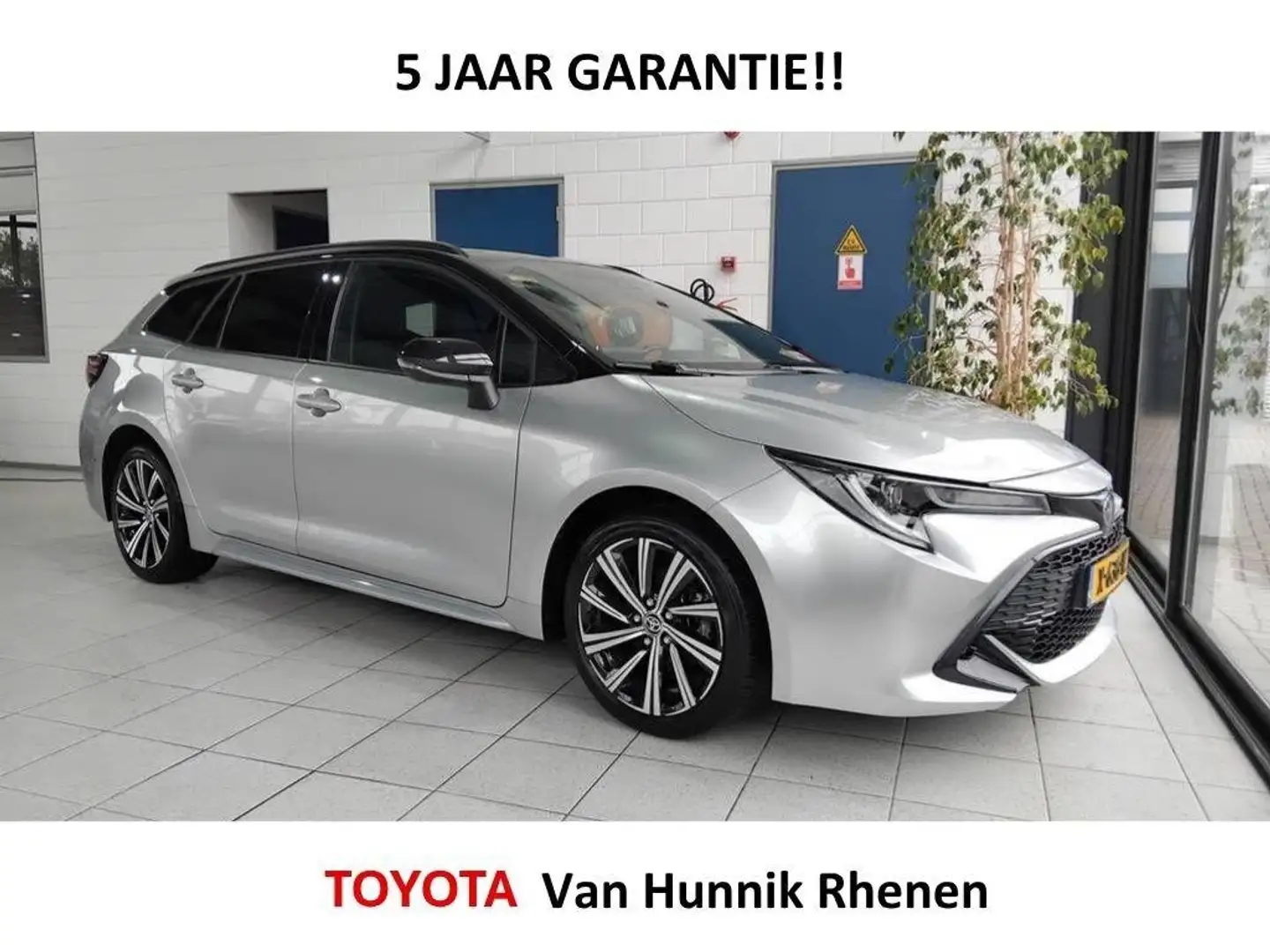 Toyota Corolla Touring Sports 1.8 Bi-Tone | Stoel en stuurverw | Zilver - 1